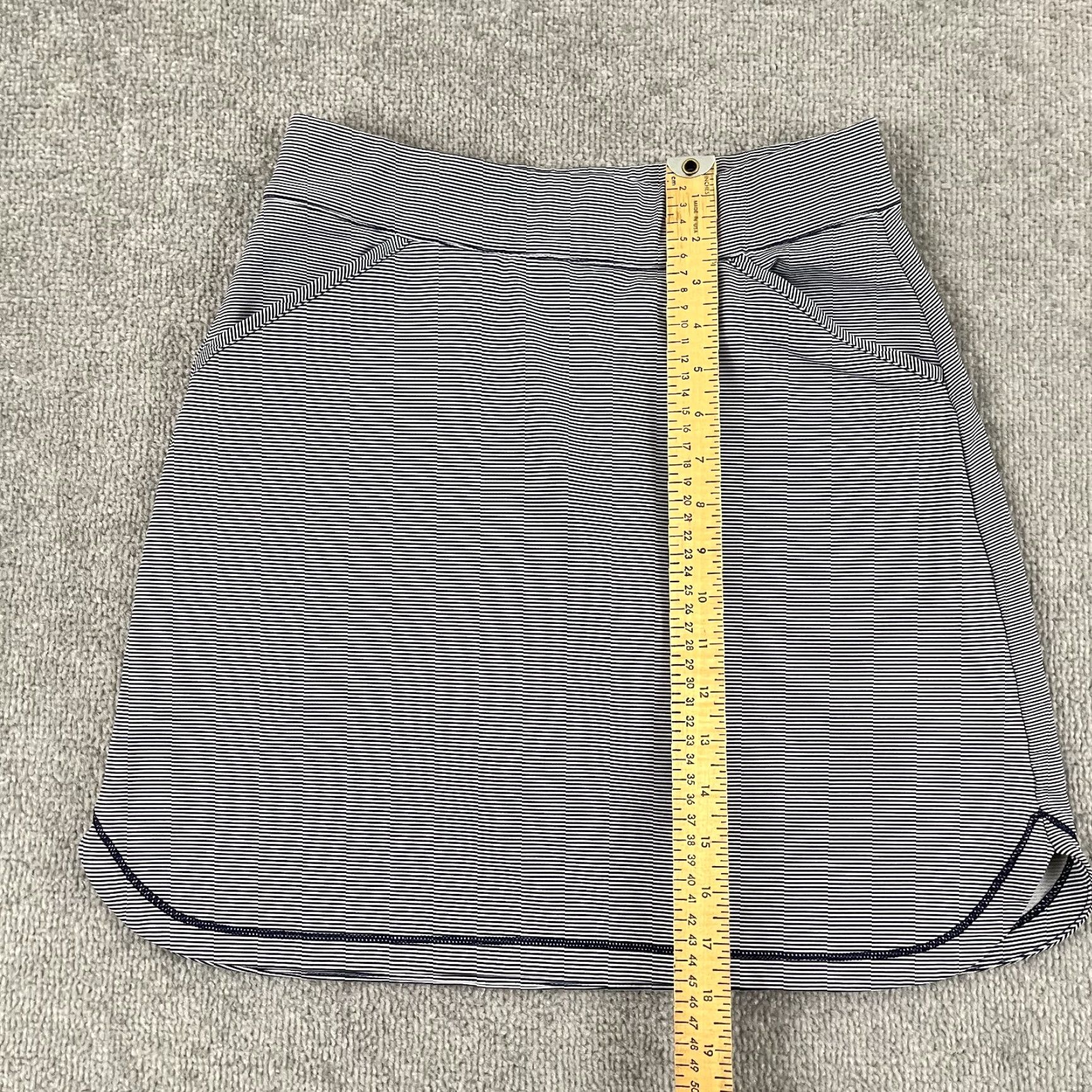 Peter Millar PETER MILLAR Skort Womens Small Blue White Striped Golf Tennis Short Preppy UPF Shirt Size 28" / US 6 / IT 42 - 3 Thumbnail