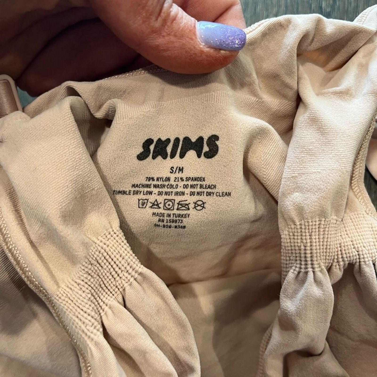 SKIMS NWOT Skims Sculpting Bodysuit - Size S/M Size S / US 4 / IT 40 - 3 Thumbnail
