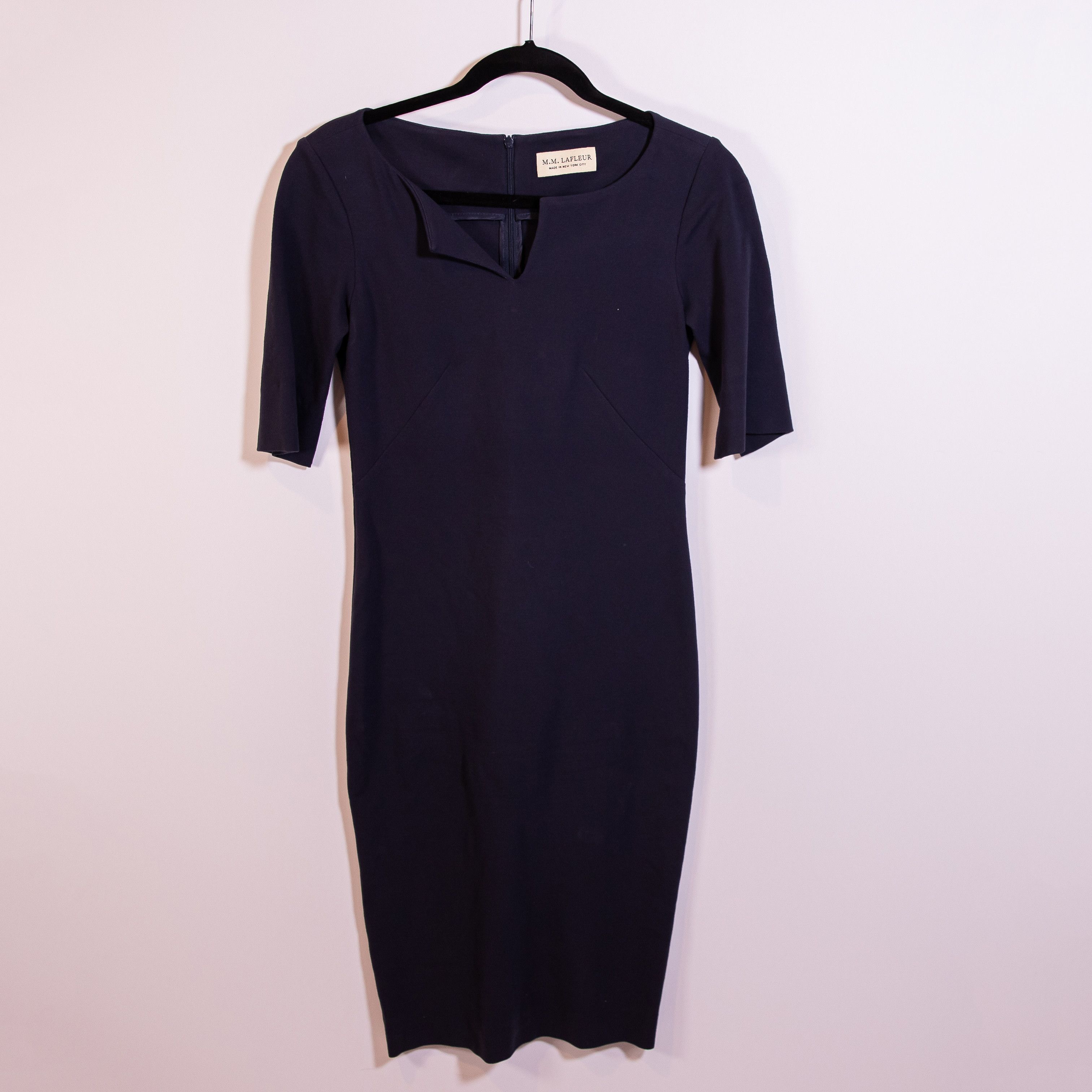 M.M.LaFleur MM. Lafleur Ponte Stretch Notched V Neck Half Size XS / US 0-2 / IT 36-38 - 1 Thumbnail