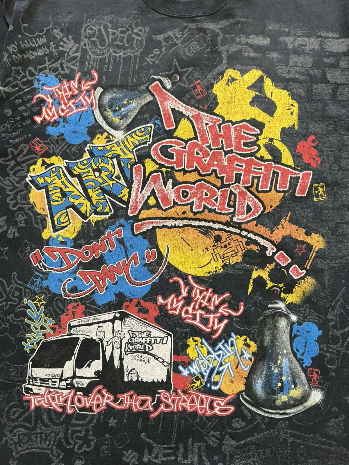 Other Vintage Graffiti World Art Takin Over Tha Streets T-Shirt Size US L / EU 52-54 / 3 - 1 Thumbnail