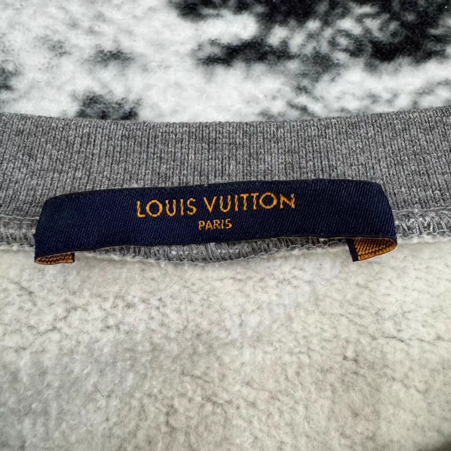 Louis Vuitton LV NIGO x Gray Script Logo Sweatshirt XXL Size US XL / EU 56 / 4 - 2 Thumbnail