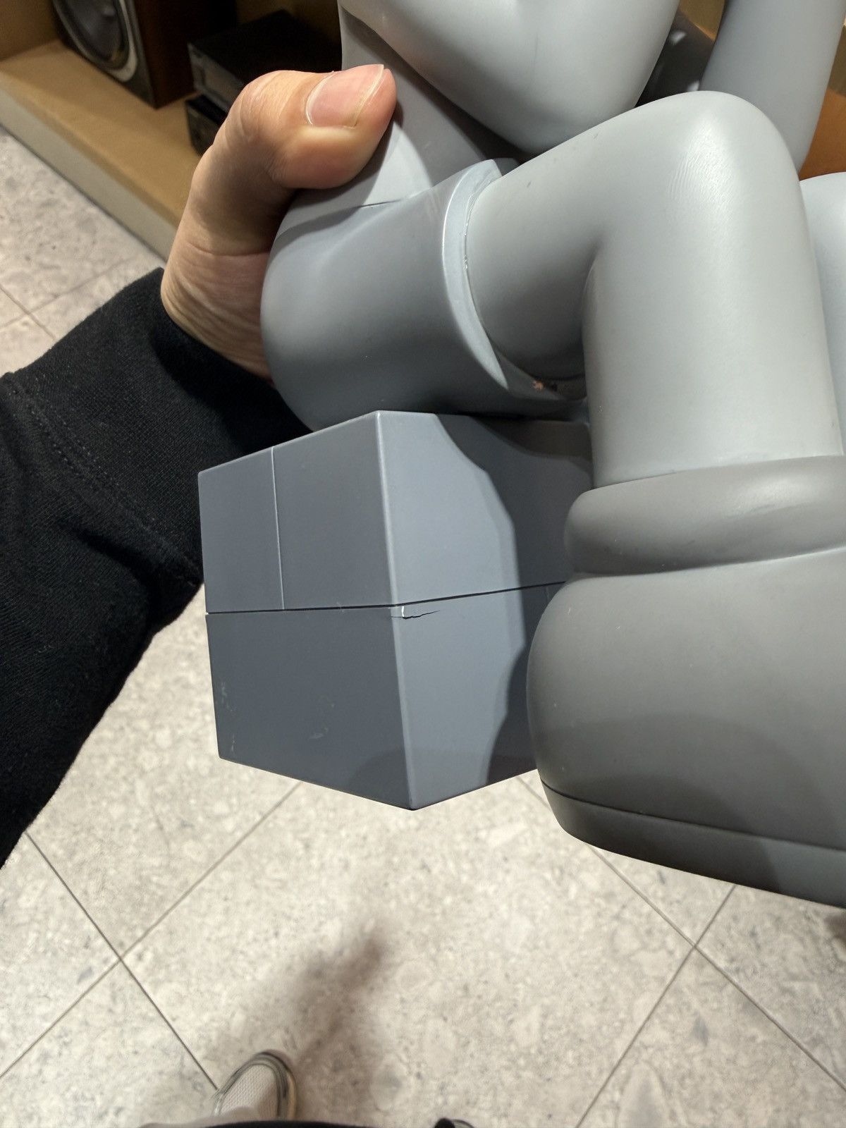 Kaws 2013 Kaws Passing Through Companion Gray Figure with Box Size ONE SIZE - 9 Thumbnail