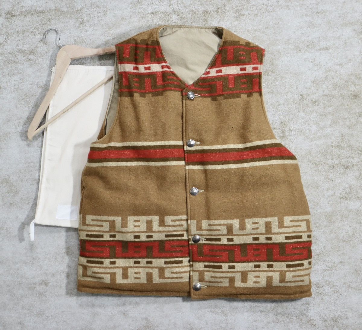 Visvim Visvim 24ss Kora Down Vest Blanket，size5 Size US XXL / EU 58 / 5 - 2 Thumbnail