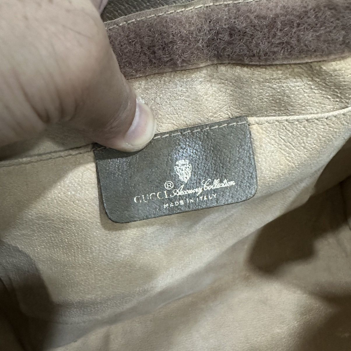 Gucci ‼️YES‼️ VINTAGE GUCCI GG SUPREME WEB POUCH CLUTCH BAG Size ONE SIZE - 9 Thumbnail