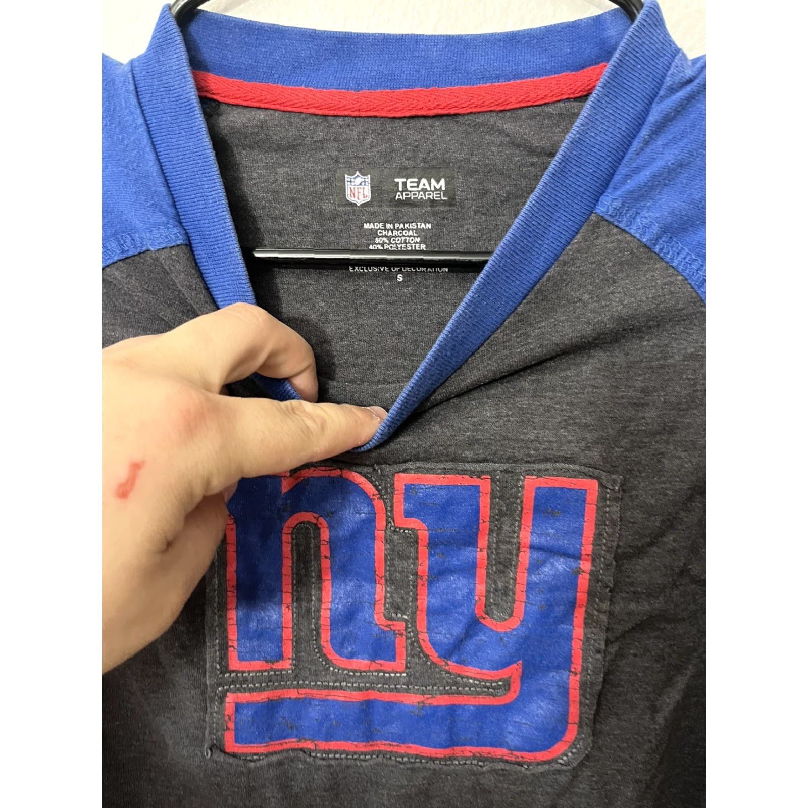 NFL VINTAGE NFL Men’s Cotton T-Shirt Long Sleeve Crew Neck Gray Small - New York Giants Logo Retro Sports 1990s Mens Size US S / EU 44-46 / 1 - 3 Thumbnail
