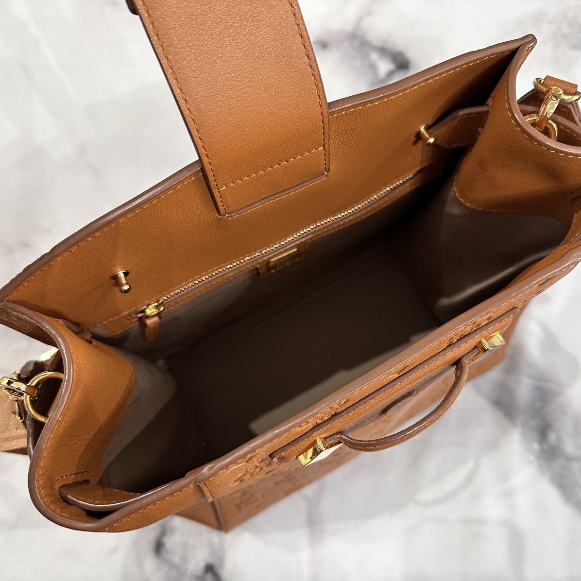MCM NEW MCM COGNAC MONOGRAM CROSSBODY/SHOULDER BAG Size ONE SIZE - 9 Thumbnail