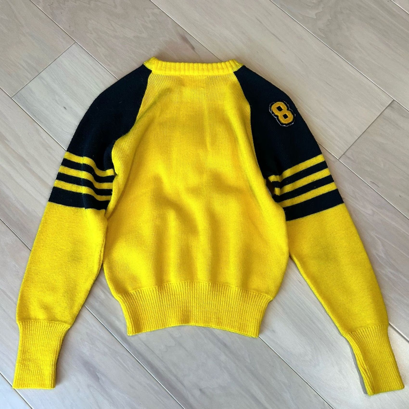Cougar VINTAGE Dehen Cheerleader Sweater Shirt Women’s XS/S Yellow 1980s Hand Sewn Logo Cougar Cheer Size XS / US 0-2 / IT 36-38 - 3 Thumbnail