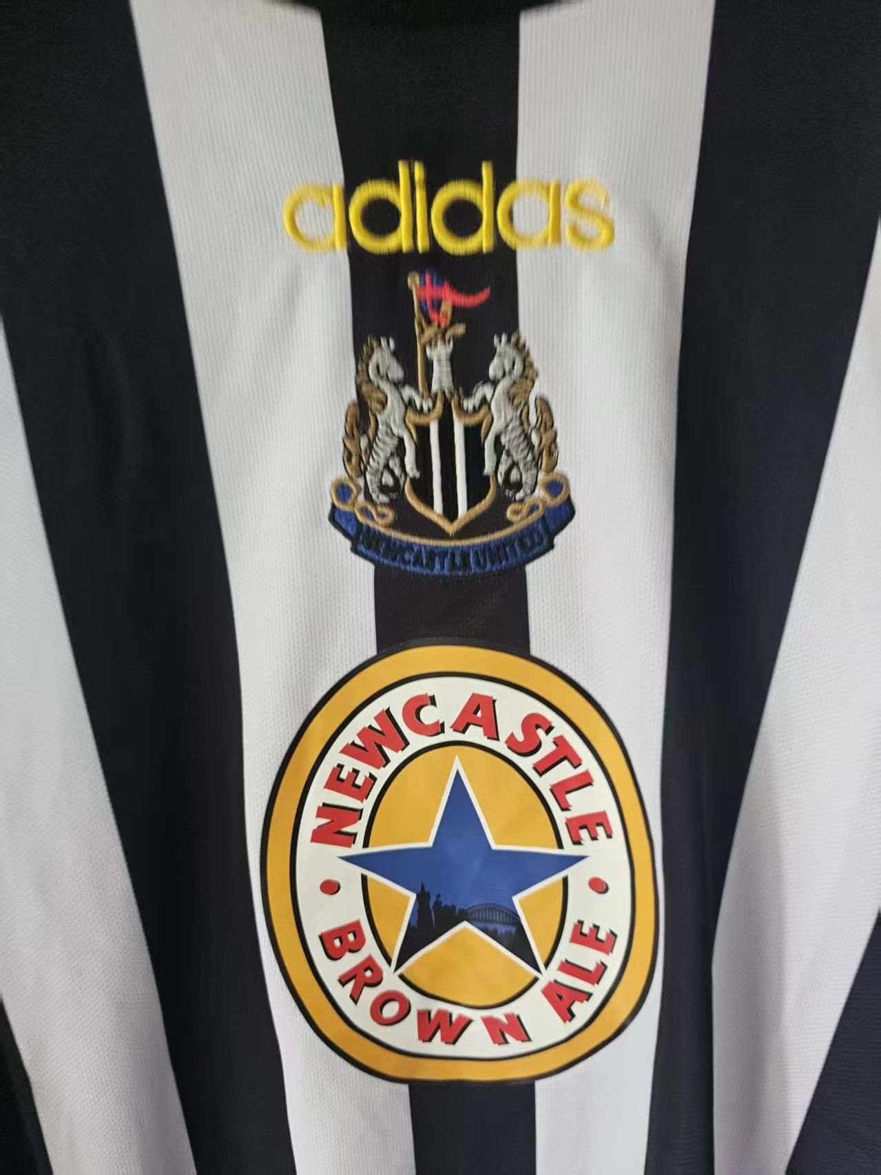 Other 1997 1999 Newcastle #9 Alan Shearer Jersey Size US S / EU 44-46 / 1 - 3 Thumbnail