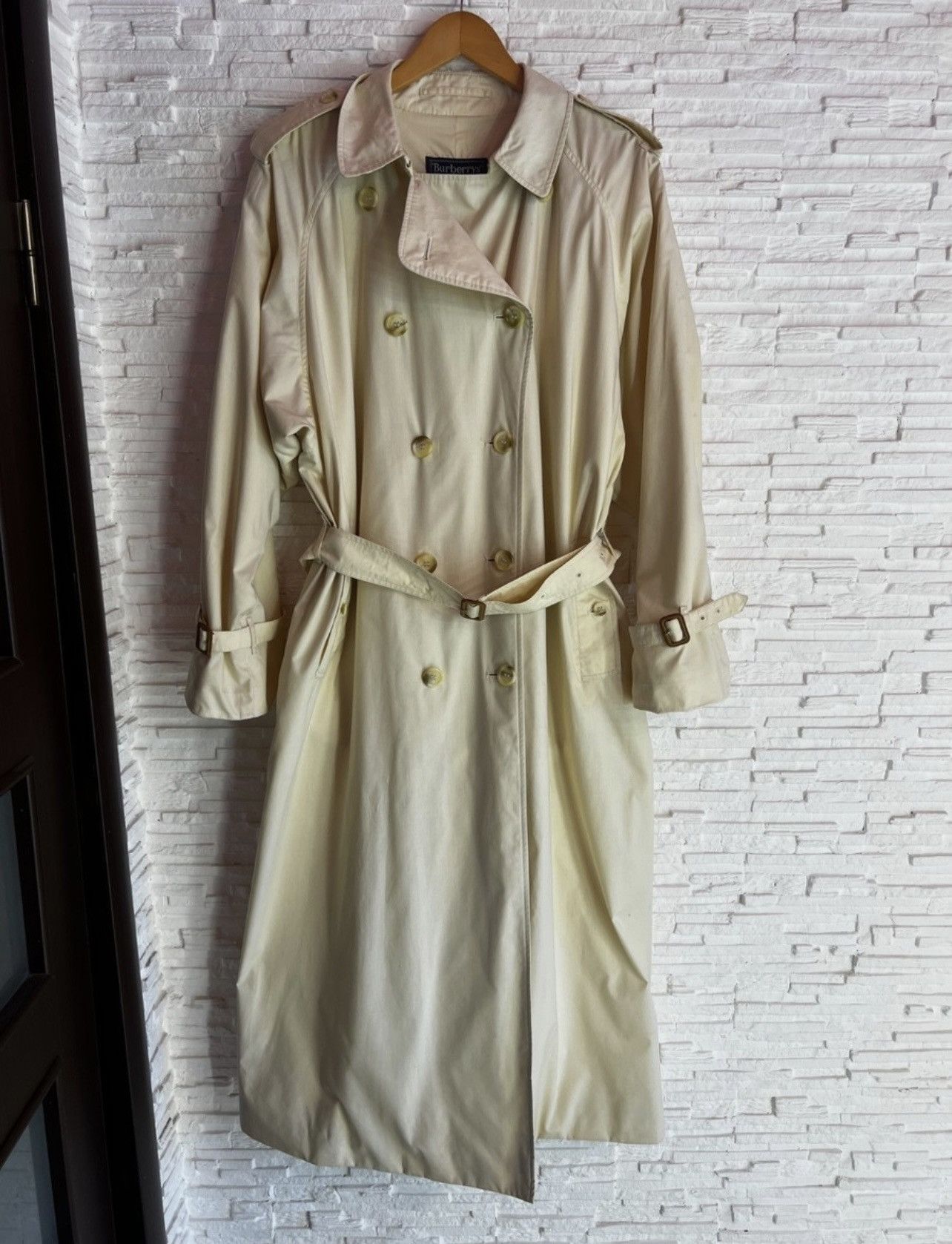Burberry Burberry Burberrys Vintage Trench Coat Beige Belted L–XL Size US L / EU 52-54 / 3 - 1 Thumbnail