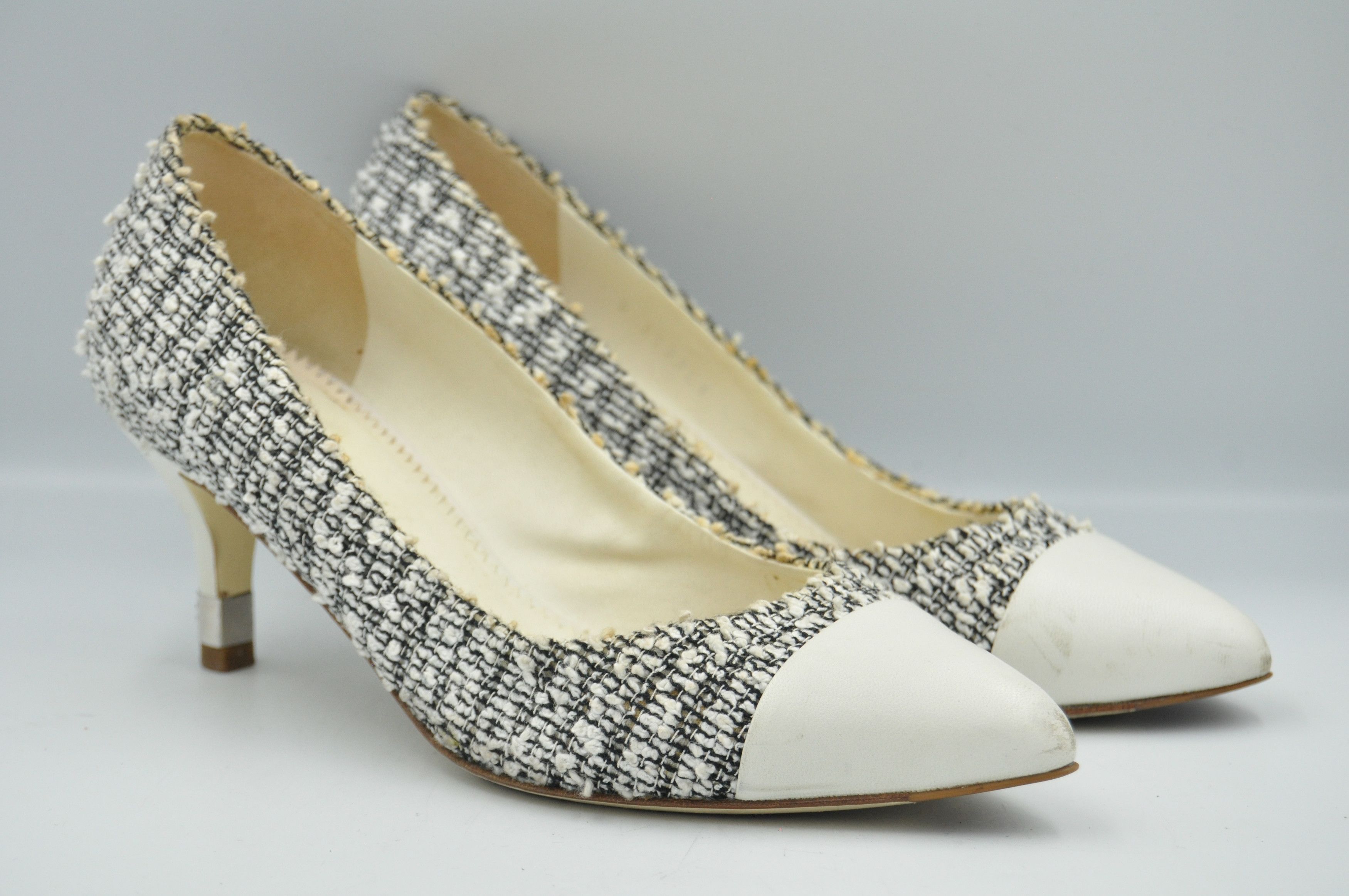 Chanel Chanel - Toe Cap Tweed Pumps Size US 5.5 / IT 35.5 - 1 Thumbnail