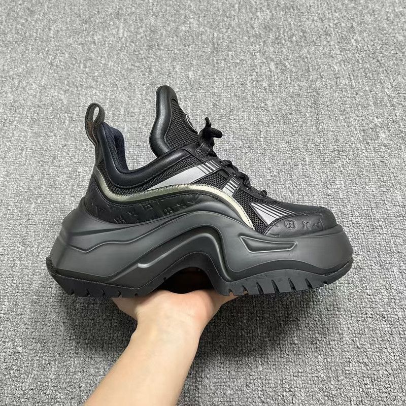 Louis Vuitton Louis Vuitton Chunky Low-Top Sneakers for Women -2505 Size US 6 / IT 36 - 8 Thumbnail