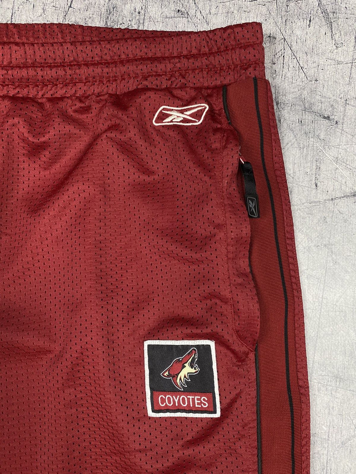 NFL × Reebok Vintage 00s Reebok Coyotes NFL Shorts Size US 35 - 4 Thumbnail