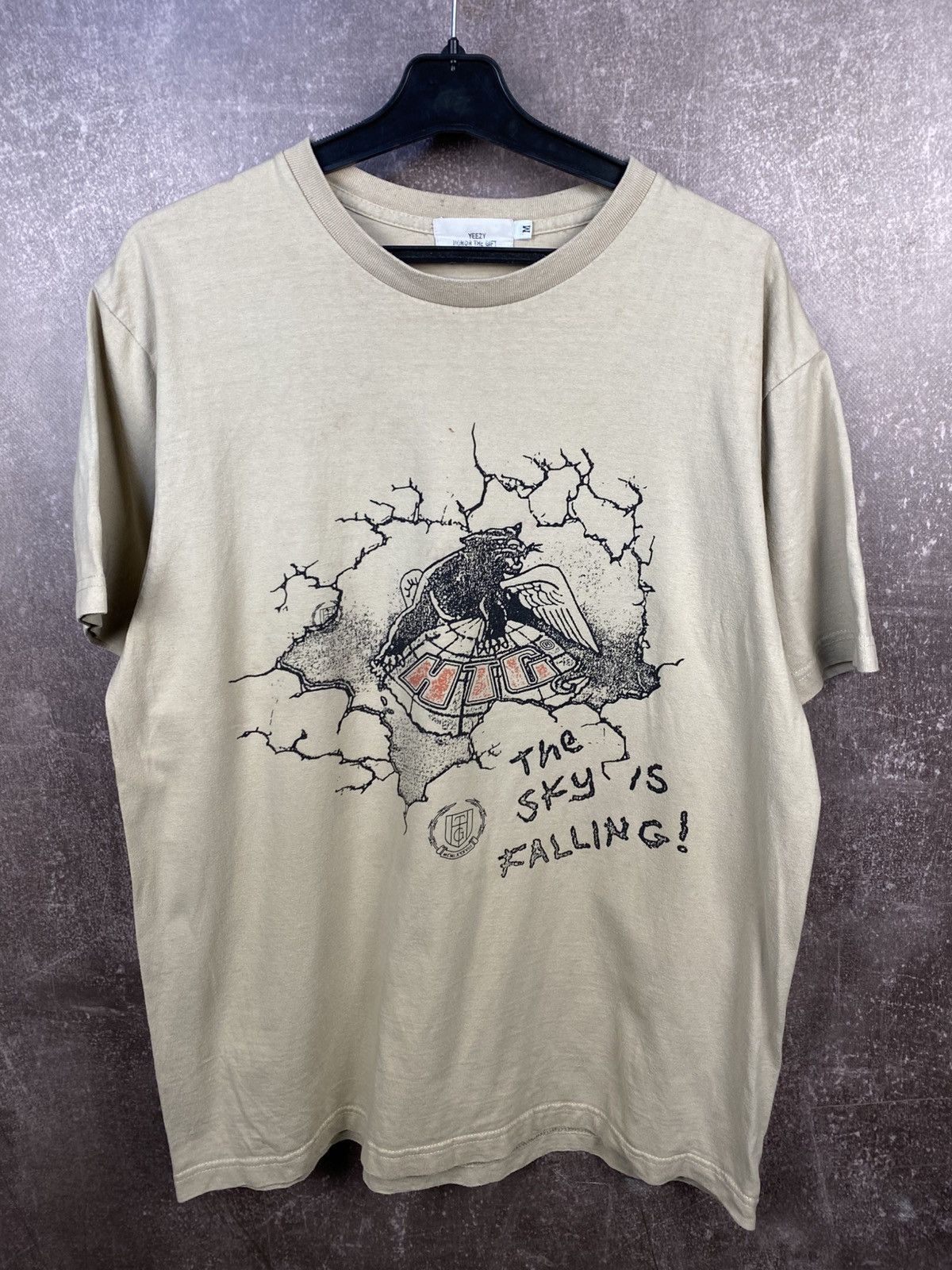Honor the Gift Honour The Gift Yeezy Sky Is Falling T-Shirt Rare Retro Hype Size US M / EU 48-50 / 2 - 1 Thumbnail