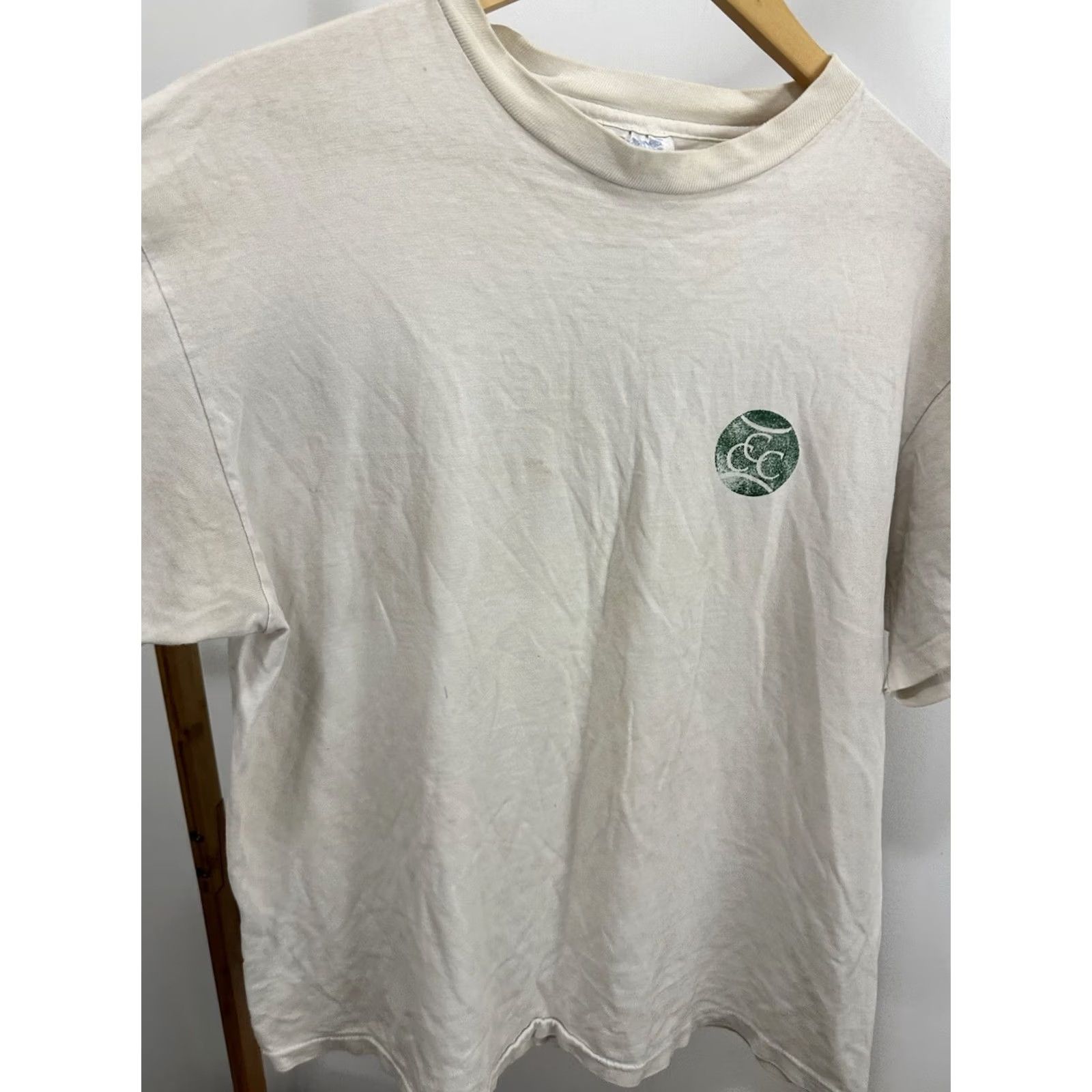 Hanes VTG 90s Country Club Tennis Ball Tree Graphic Worn Soft Cotton Boxy T-Shirt L Men White Hanes Shirt Mens Size US L / EU 52-54 / 3 - 6 Thumbnail