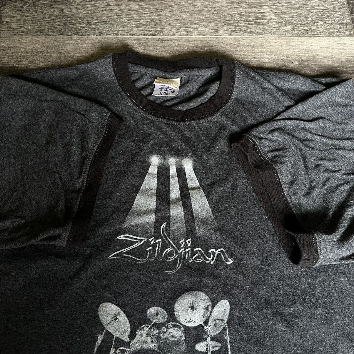 Band Tees × Vintage Vintage 2000s Zildjian Drums Ringer Graphic Metal Logo Tee Size US L / EU 52-54 / 3 - 4 Thumbnail