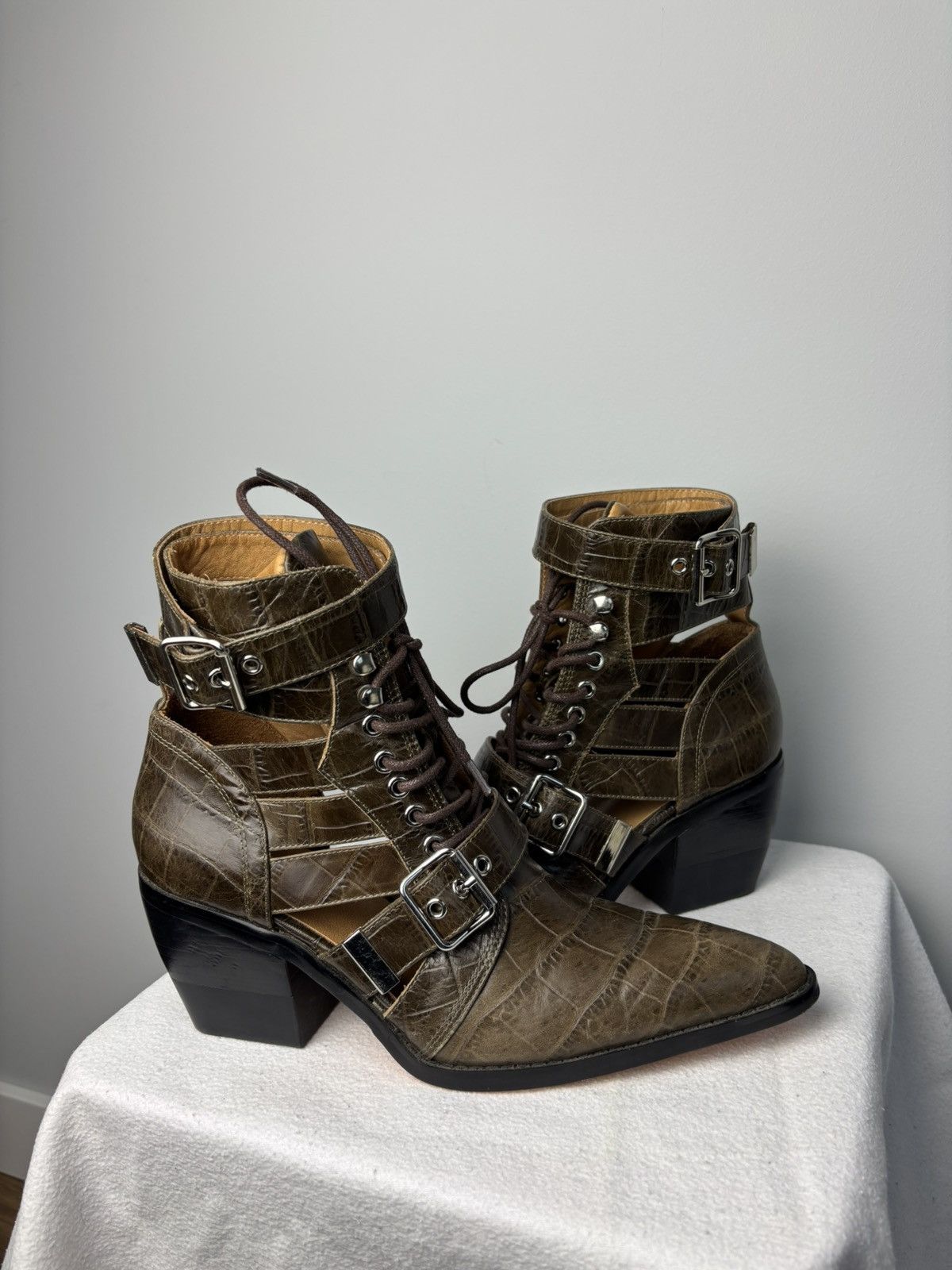 Designer Vintage Italian REAL leather belted boots Chloe style Size US 8.5 / IT 38.5 - 1 Thumbnail
