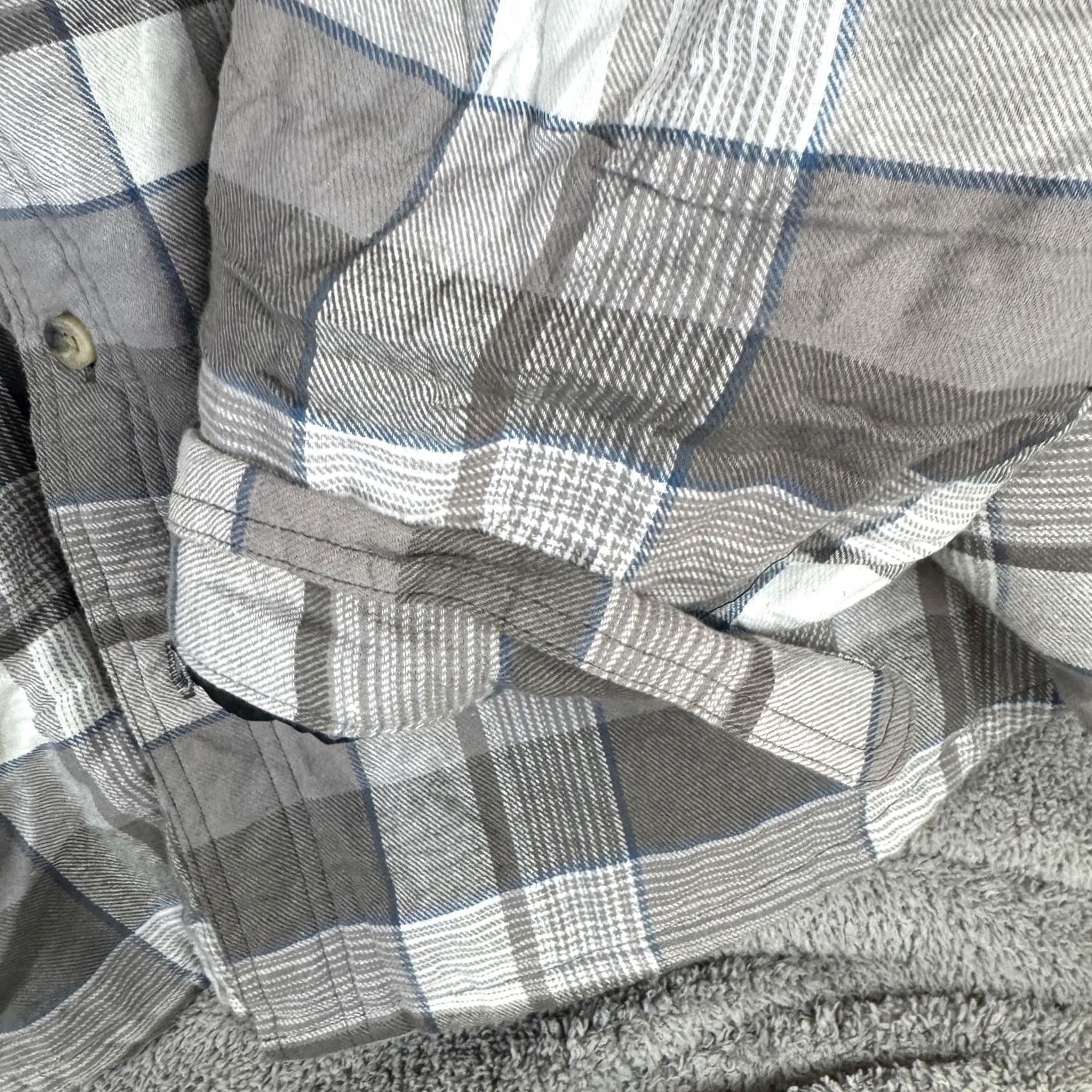 Wrangler Wrangler Jacket Mens XL Gray Plaid Flannel Hooded Quilted Lined Outdoor Workwear Size US XL / EU 56 / 4 - 3 Thumbnail