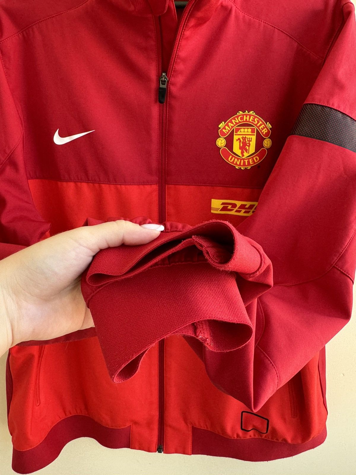 Vintage Manchester United training jacket vintage L XL red black Size US XL / EU 56 / 4 - 7 Thumbnail
