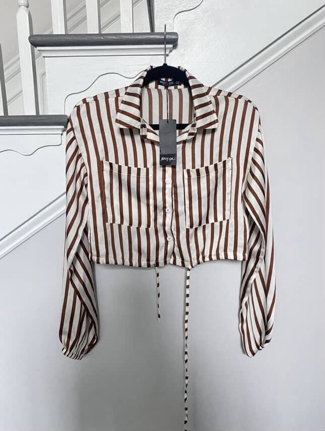 Nasty Gal NWT Nasty Gal Front Tie Striped Crop Silky Shirt Size Small Size S / US 4 / IT 40 - 8 Thumbnail