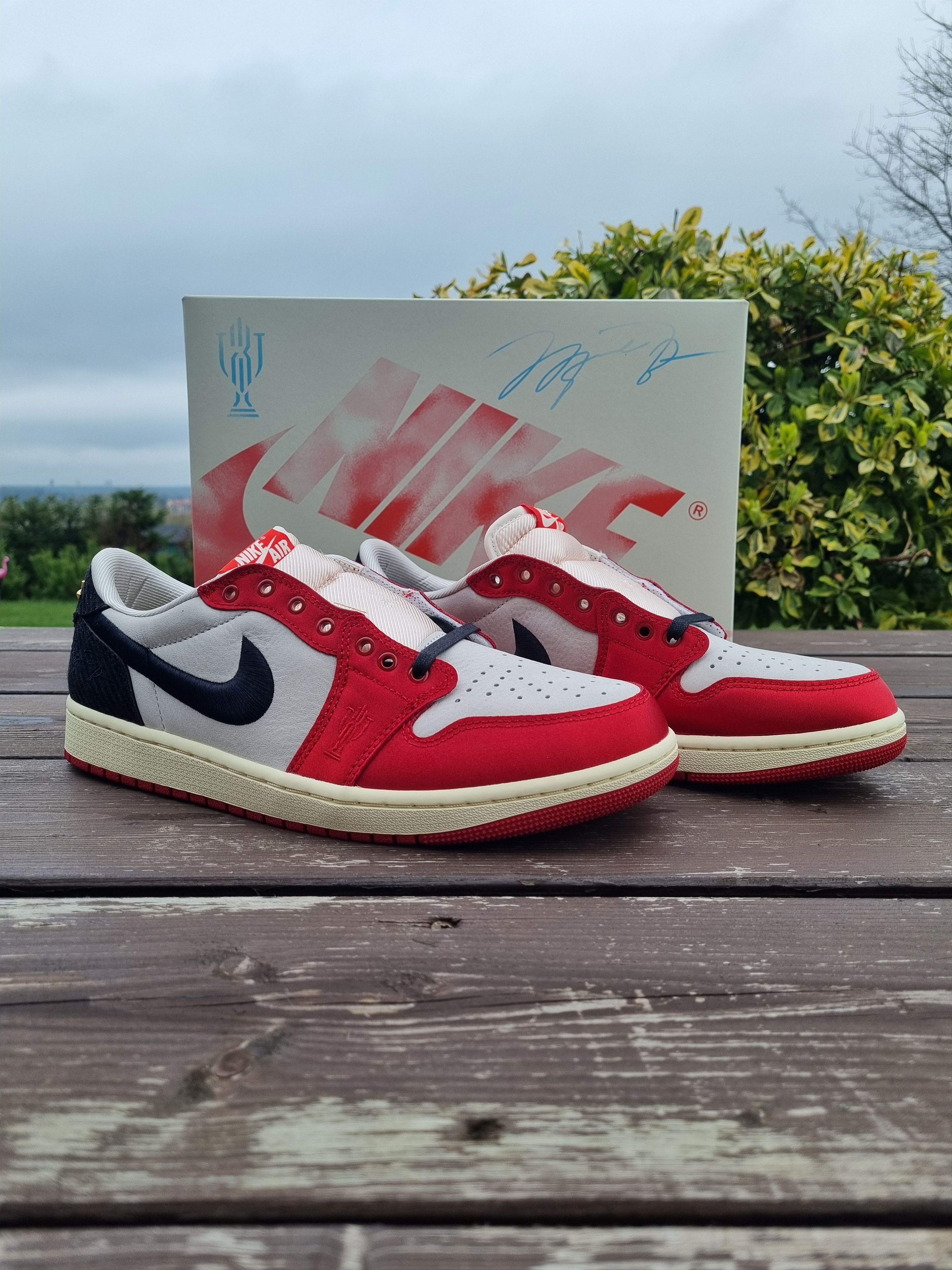 Jordan Brand Jordan 1 Retro Low Trophy Room Away Size US 10 / EU 43 - 1 Thumbnail