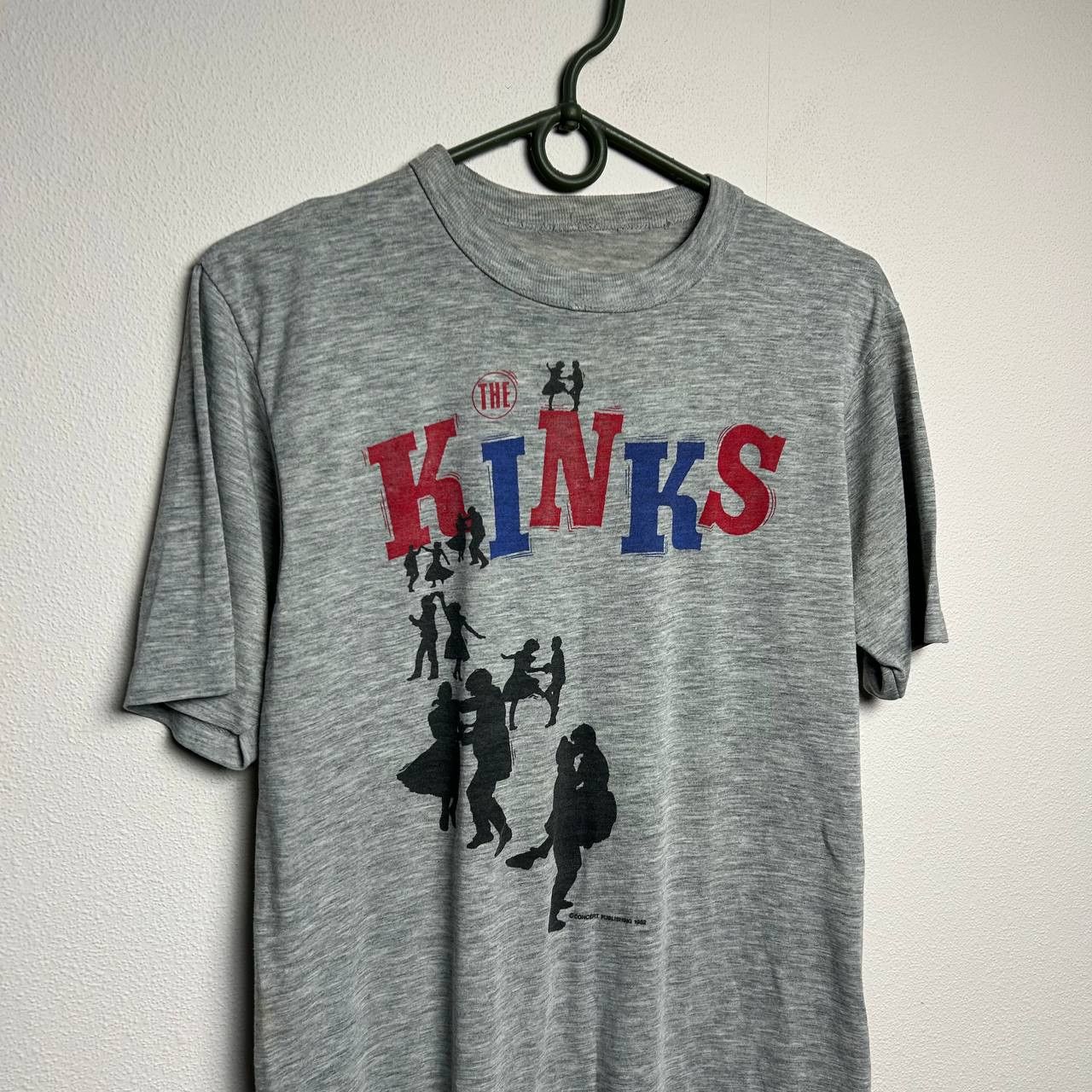 Band Tees Vintage The Kinks 1982 Come Dancing big logo rock band tee Size US S / EU 44-46 / 1 - 2 Thumbnail