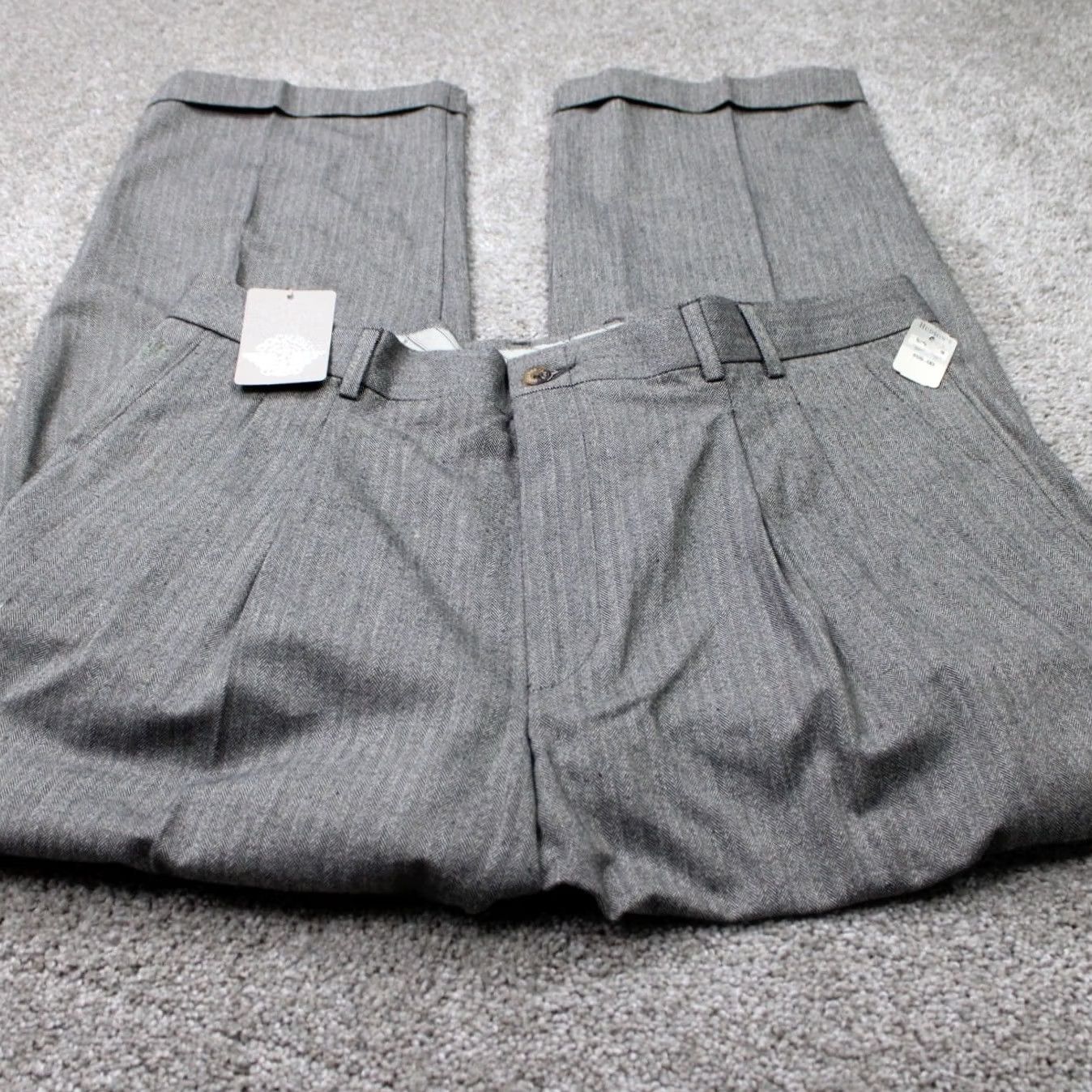 Dockers DOCKERS Pants Mens 38x30 Gray Chino Vintage NWT Pleated Cuffed Regular Straight 100% Cotton Casual Debossed USA Theme Size US 38 / EU 54 - 2 Thumbnail