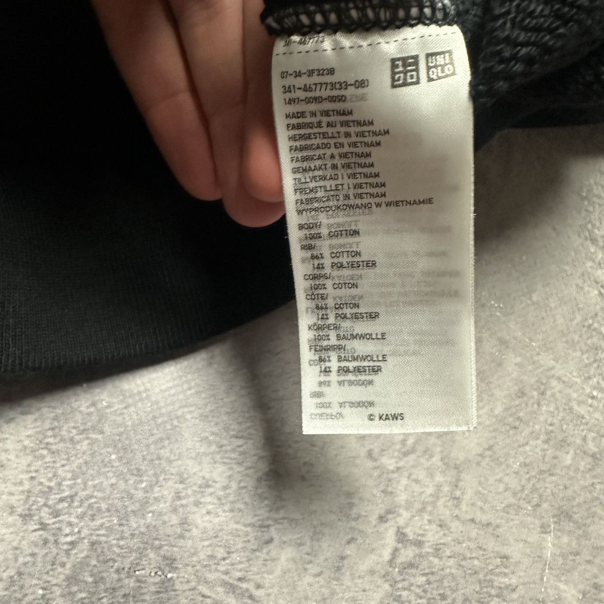 Kaws × Uniqlo rare uniqloxkaws sweatshirt Size US S / EU 44-46 / 1 - 4 Thumbnail