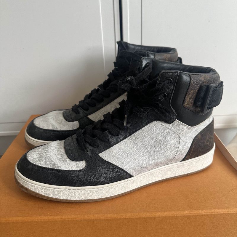 Louis Vuitton Louis Vuitton Rivoli Monogram Strass Sneakers 0079 Size US 8.5 / EU 41-42 - 1 Thumbnail