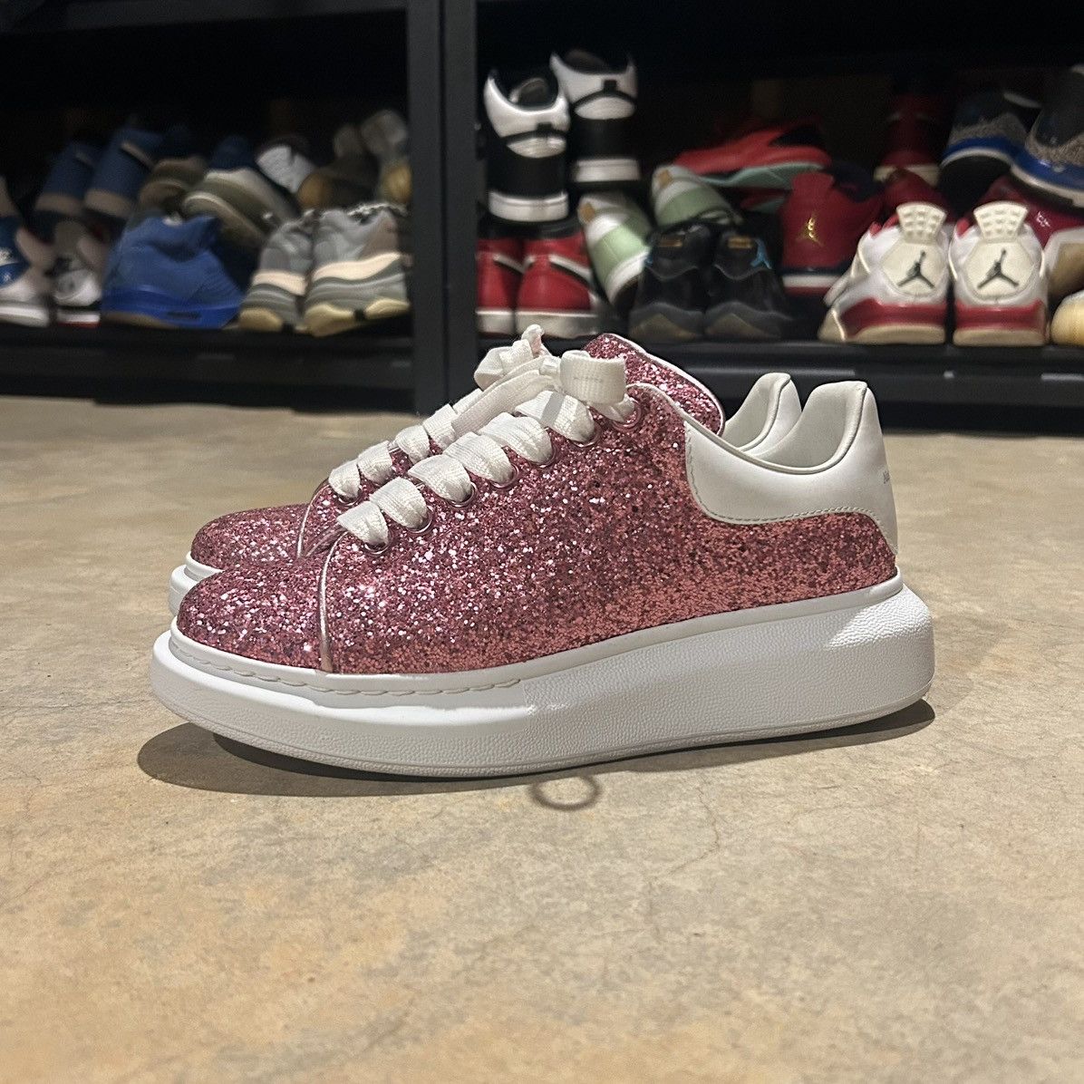 Alexander McQueen × Designer Alexander McQueen Pink Rose Glitter Oversized Sneakers US 5 Size US 5 / EU 37 - 2 Thumbnail