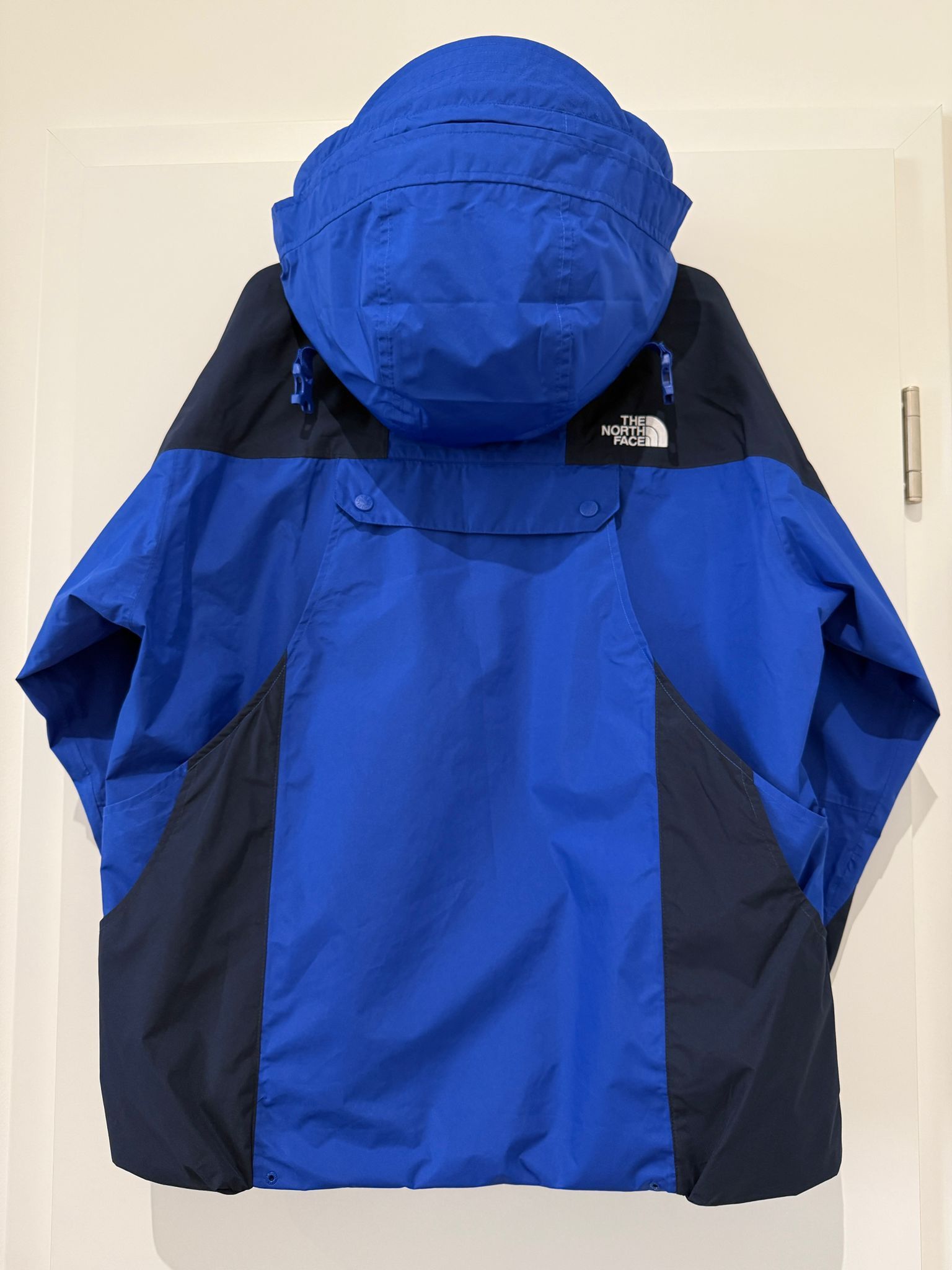 The North Face The North Face UE GTX Multi-Pocket Shell - NWT - L (Fits M) Size US M / EU 48-50 / 2 - 8 Thumbnail