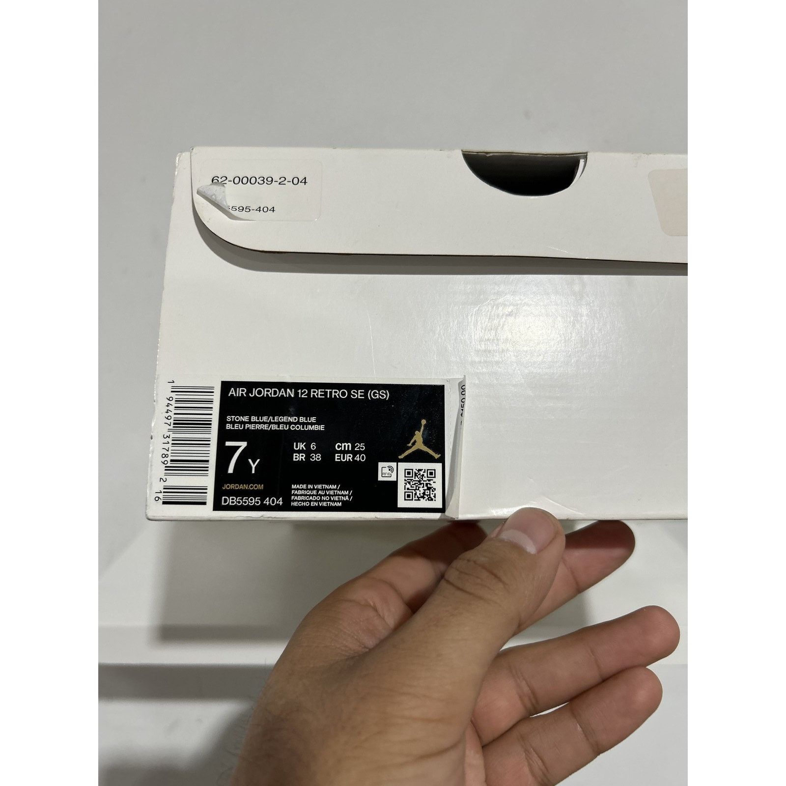 Jordan Brand JORDAN 12 INDIGOO SIZE 7 PREOWNED Size US 7 / EU 40 - 7 Thumbnail