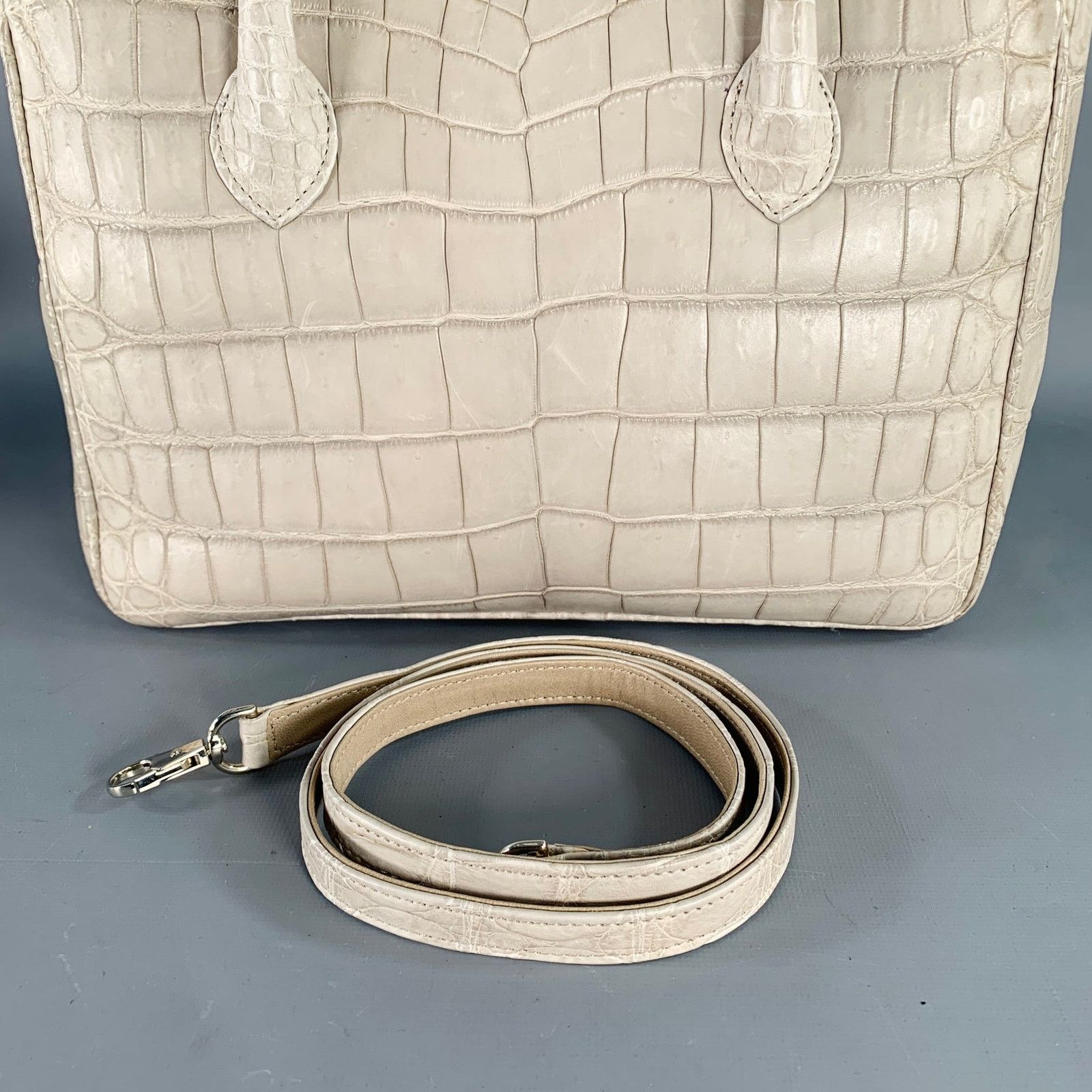 Other GIOSA Grey Crocodile Leather Tote Handbag Size ONE SIZE - 7 Thumbnail