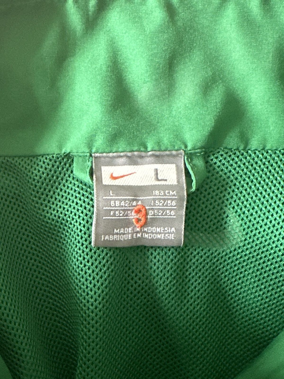 Nike Nike jacket 9/10 L Size US L / EU 52-54 / 3 - 10 Thumbnail