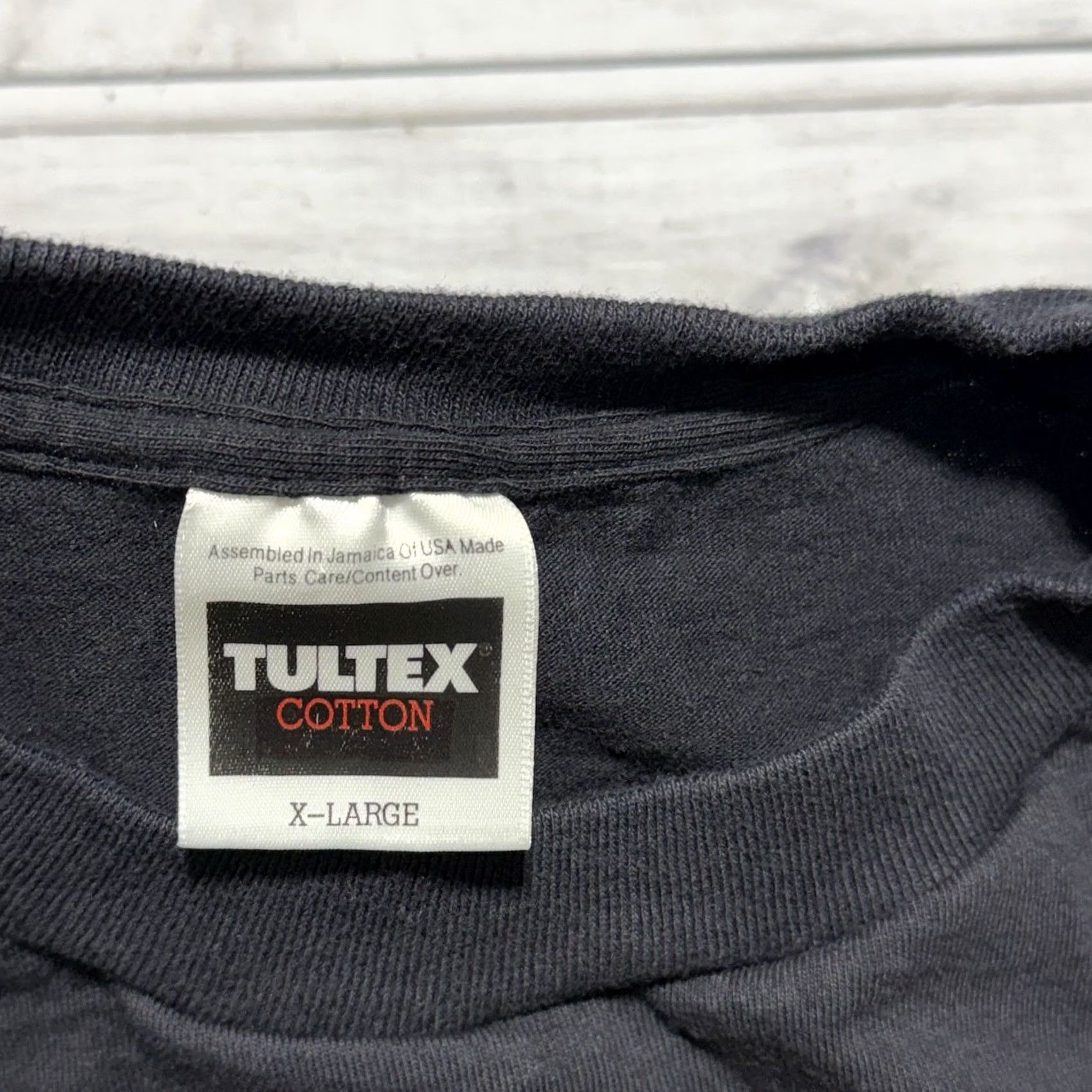 Tultex VINTAGE Smith & Wesson T-Shirt XL Black Crew Neck Short Sleeve Logo Single Stitch Men 1990s 80s 90s Retro Punk Grunge Rock Firearms Guns Size US XL / EU 56 / 4 - 3 Thumbnail