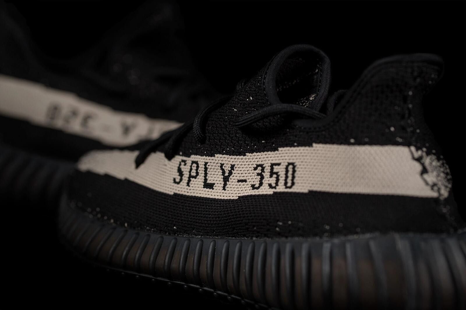 Adidas adidas Yeezy Boost 350 V2 BY1604 US10 Size US 10 / EU 43 - 7 Thumbnail