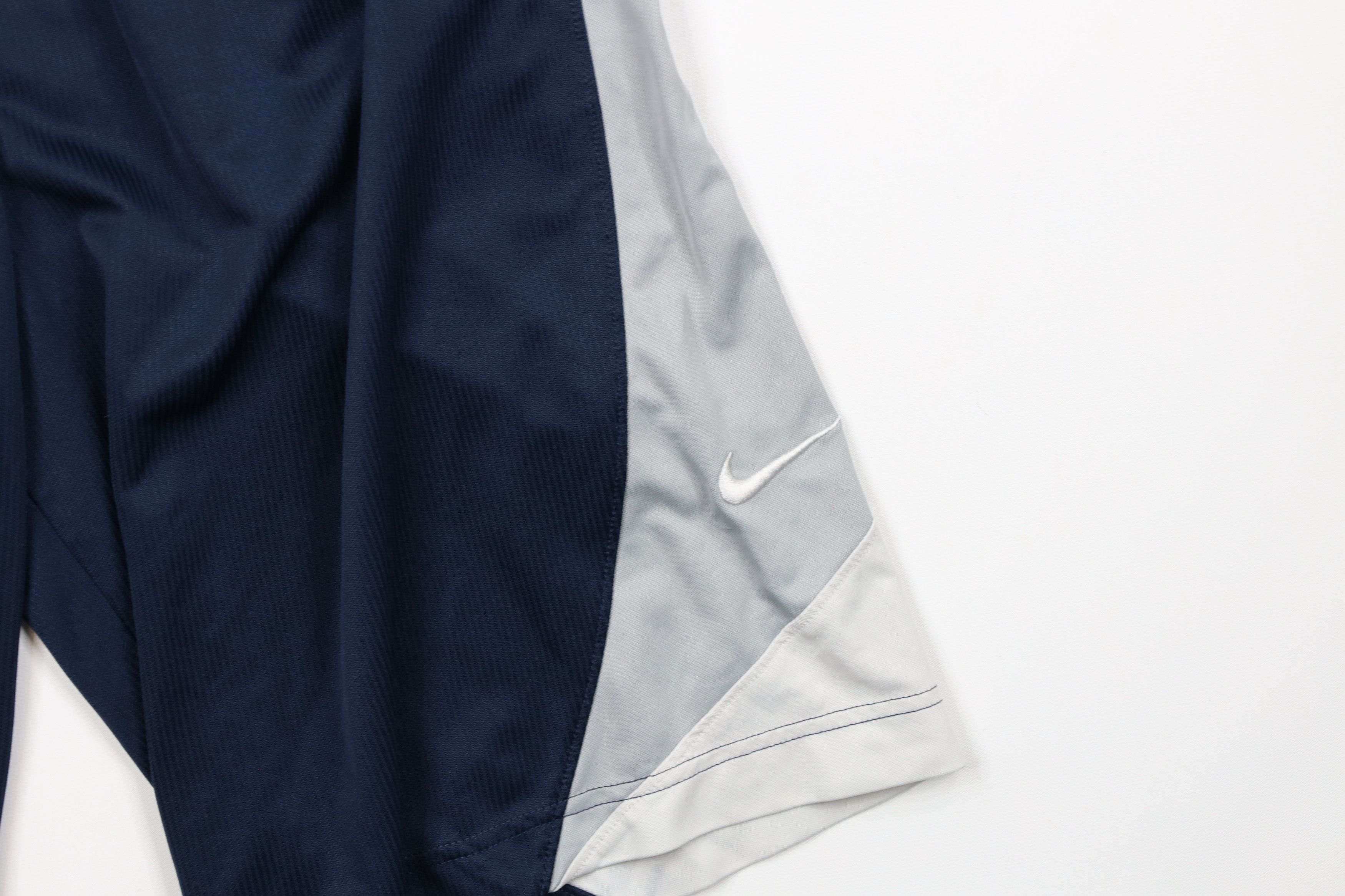 Nike × Vintage Vintage Nike Mens Mini Swoosh Above Knee Basketball Shorts Size US 30 / EU 46 - 4 Thumbnail