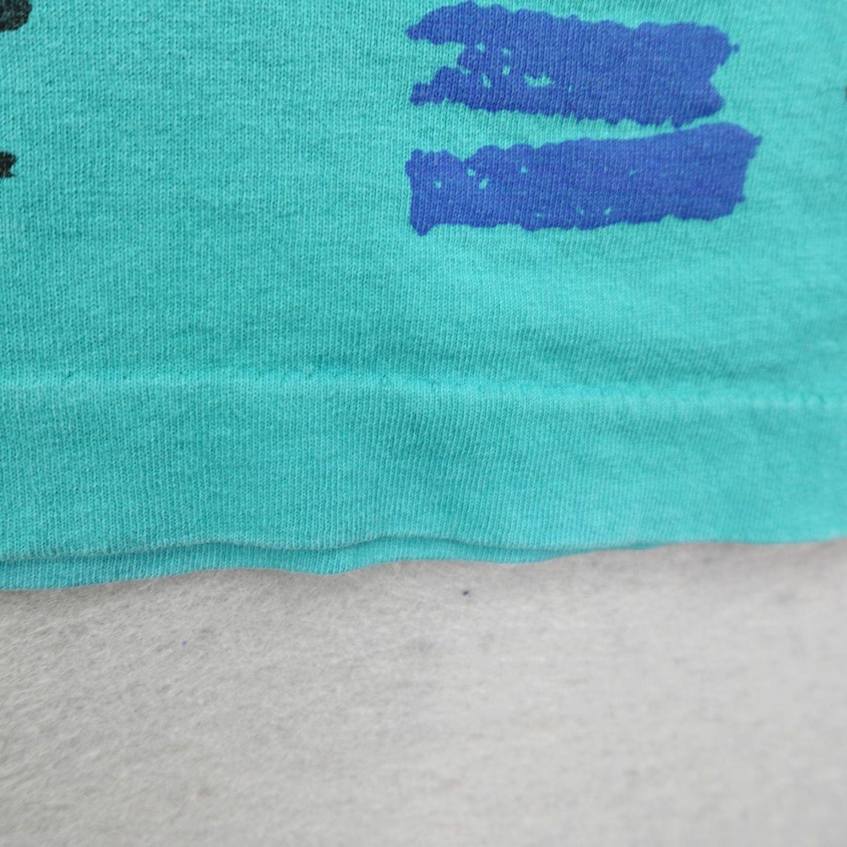 Vintage VINTAGE Pipeline Shirt Mens Large Teal Surf All Over Print AOP 90s Crew Neck Cotton T-Shirt Size US L / EU 52-54 / 3 - 4 Thumbnail