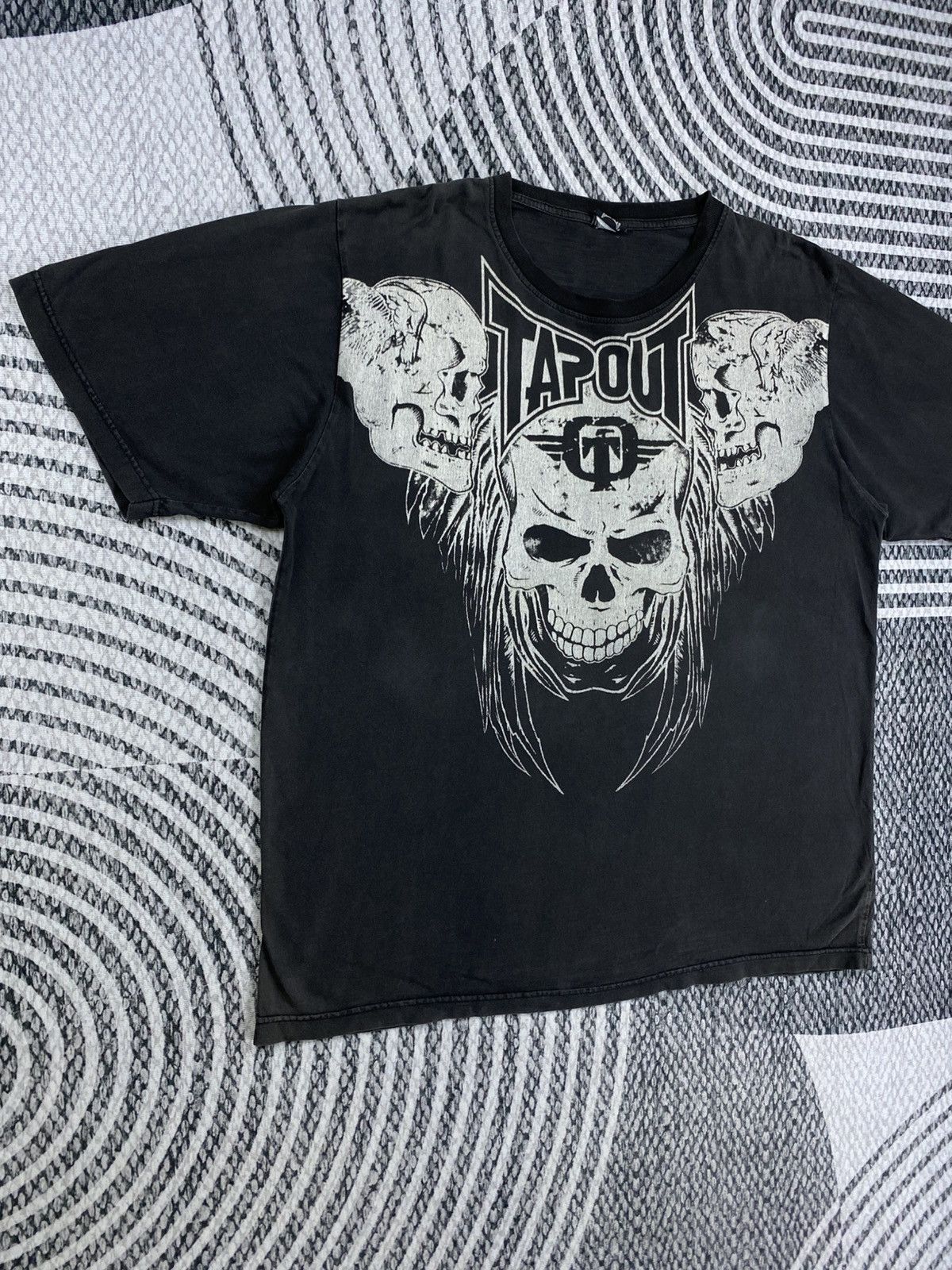 Tapout Vintage Tapout Big Crazy Skull TShirt Size US XL / EU 56 / 4 - 3 Thumbnail
