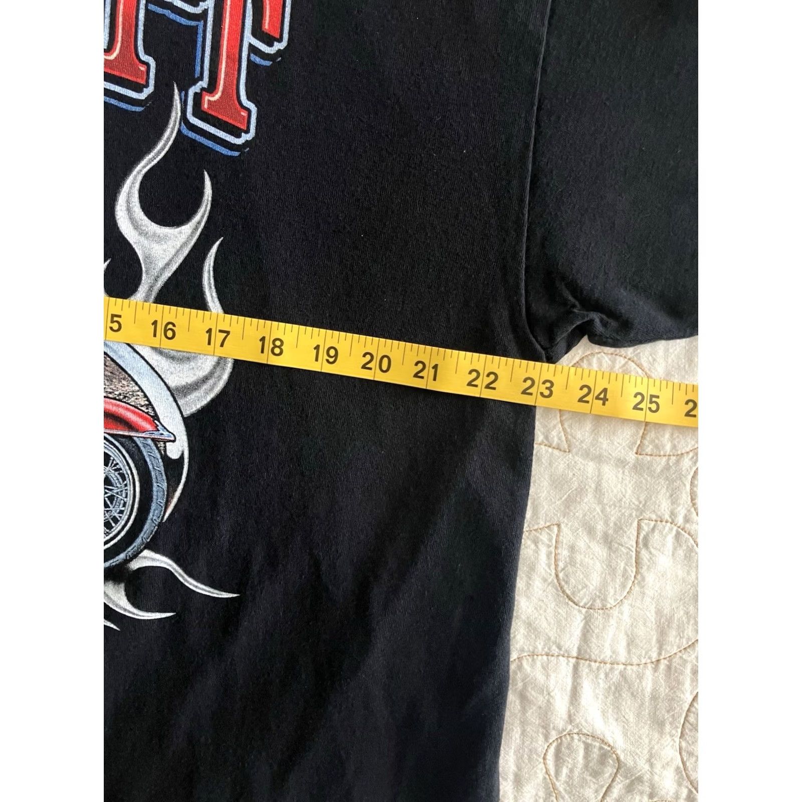 Gildan VINTAGE Hulett Wyoming Motorcycle Rally Devils Tower Black T-Shirt Gildan XL 2019 Size US XL / EU 56 / 4 - 4 Thumbnail