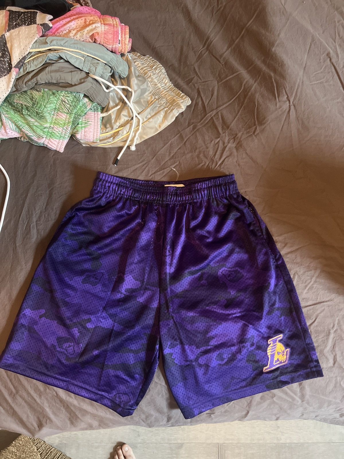 Warren Lotas Reaper camo lakers shorts Size US 31 - 1 Thumbnail