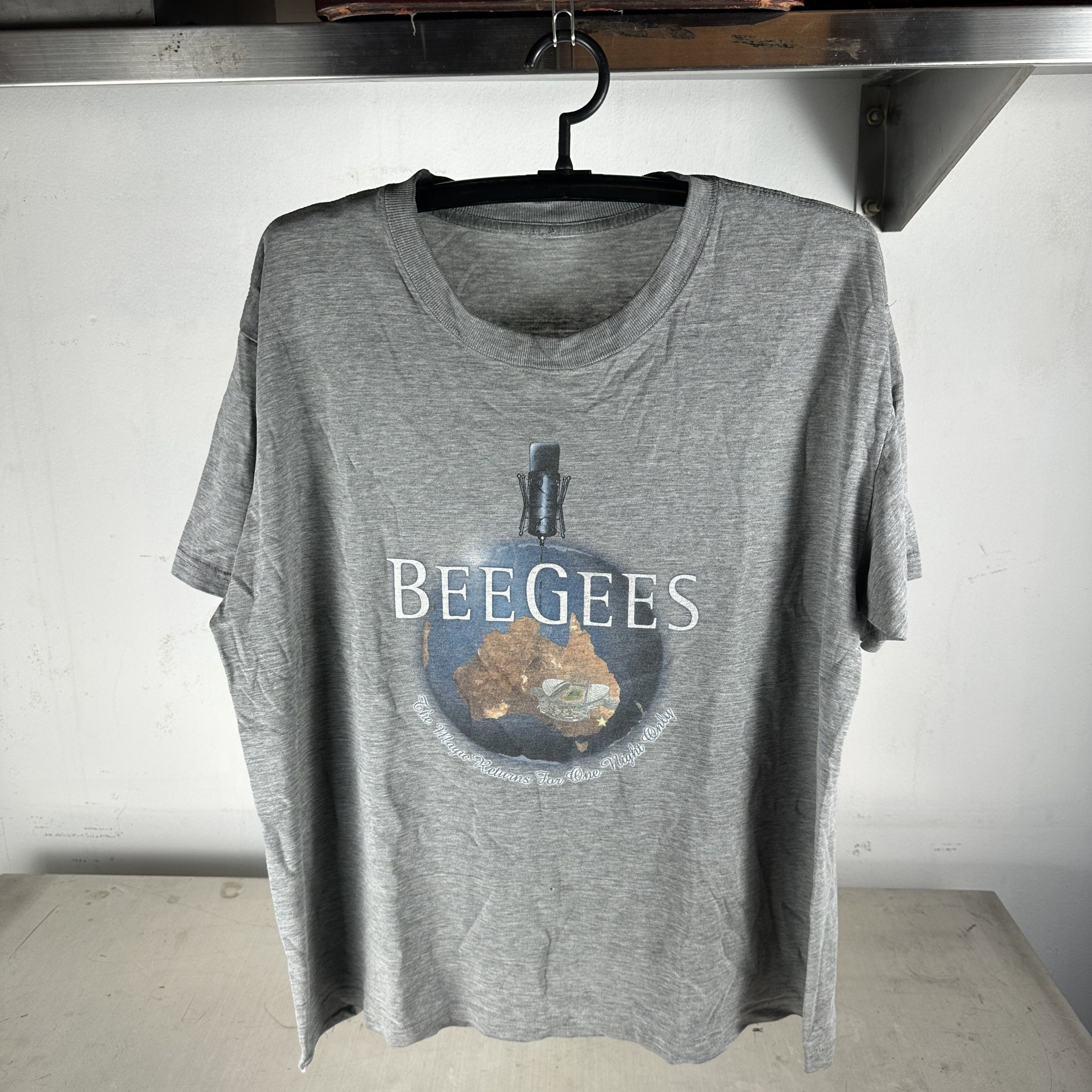 Vintage 1999 Bee Gees One Night Only Australia Concert T-Shirt Size US XL / EU 56 / 4 - 1 Thumbnail