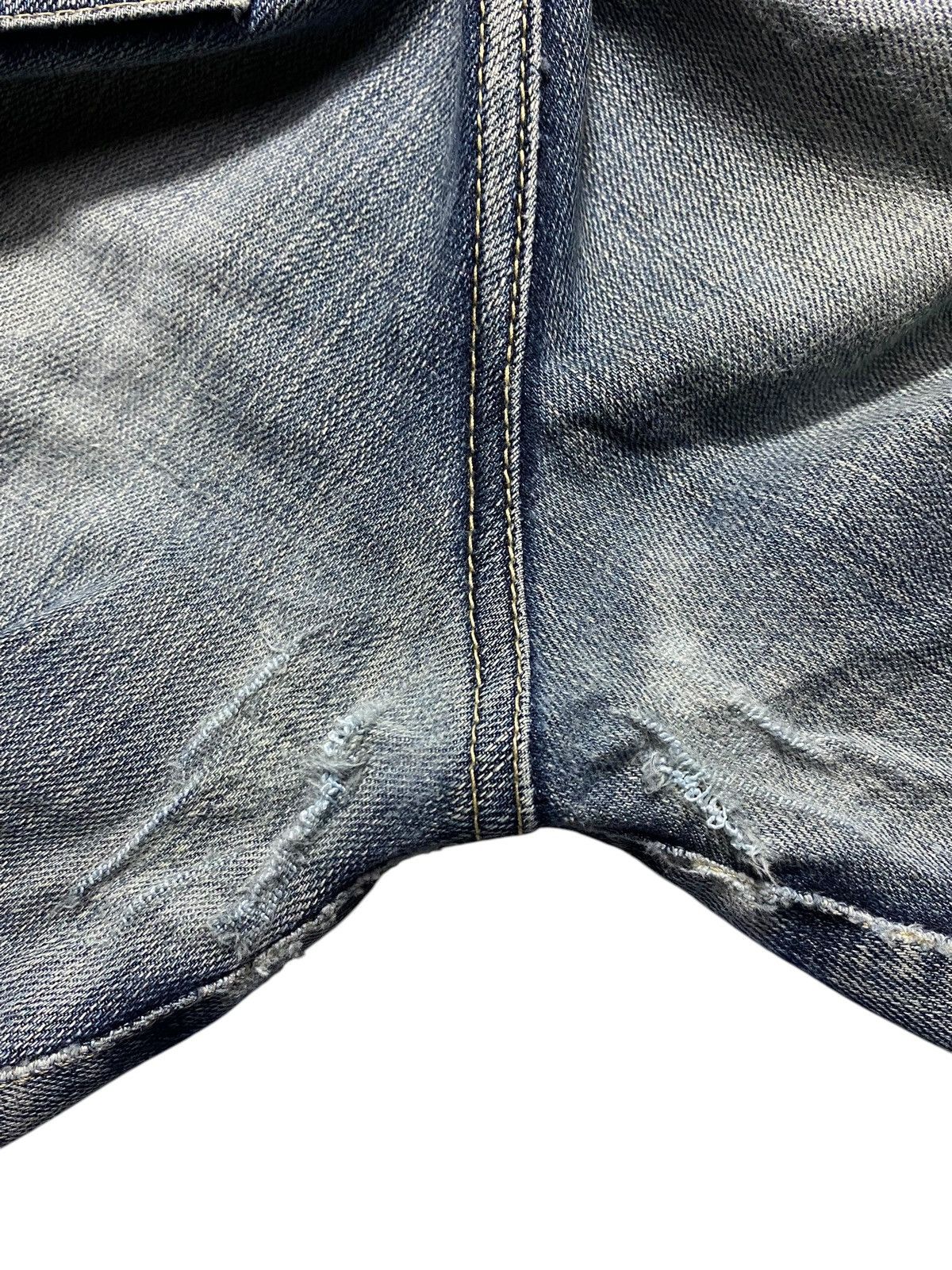 Edwin Vintage Edwin 4002 Distressed Patched Trash Bootcut Jeans Size US 31 - 12 Thumbnail