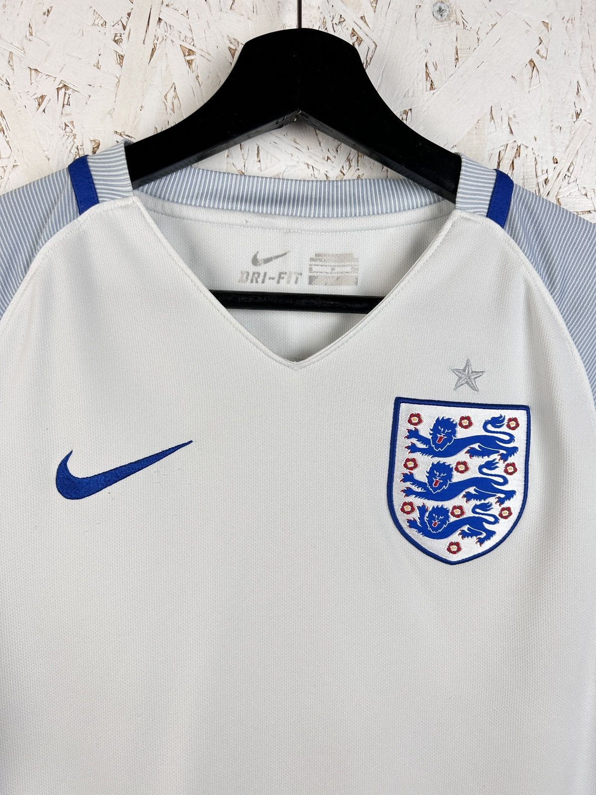 Nike Nike England 2016/17 Home Kit Soccer Jersey Size S Size US S / EU 44-46 / 1 - 2 Thumbnail