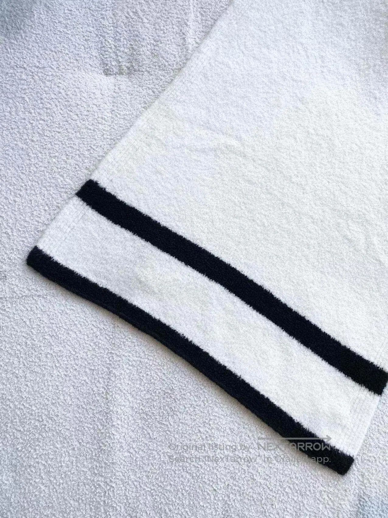 Chanel Chanel 24k black and white cashmere scarf| Size ONE SIZE - 6 Thumbnail