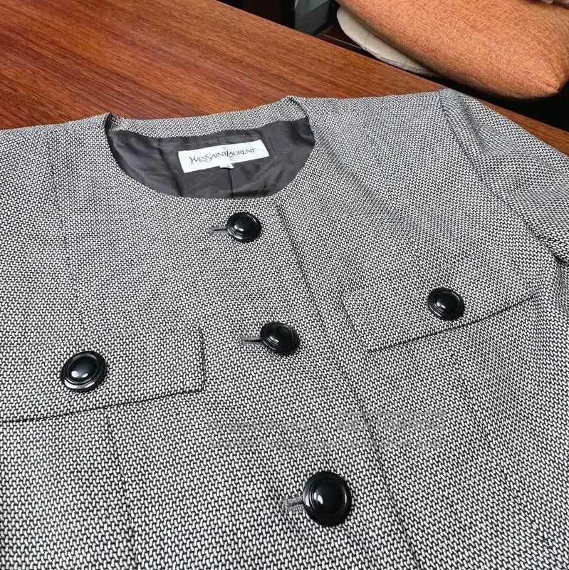 Yves Saint Laurent Yves Saint Laurent Colorblock Wool Cardigan . Size XXS / US 00 / IT 34 - 4 Thumbnail