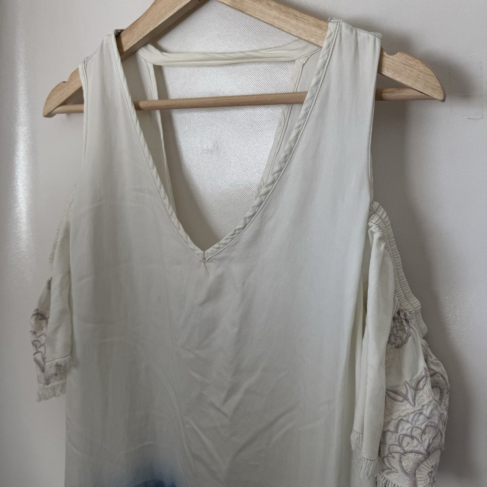 Other Billy T Chambray Dress Ombre Embroidered Boho Coastal Beach Size M / US 6-8 / IT 42-44 - 4 Thumbnail