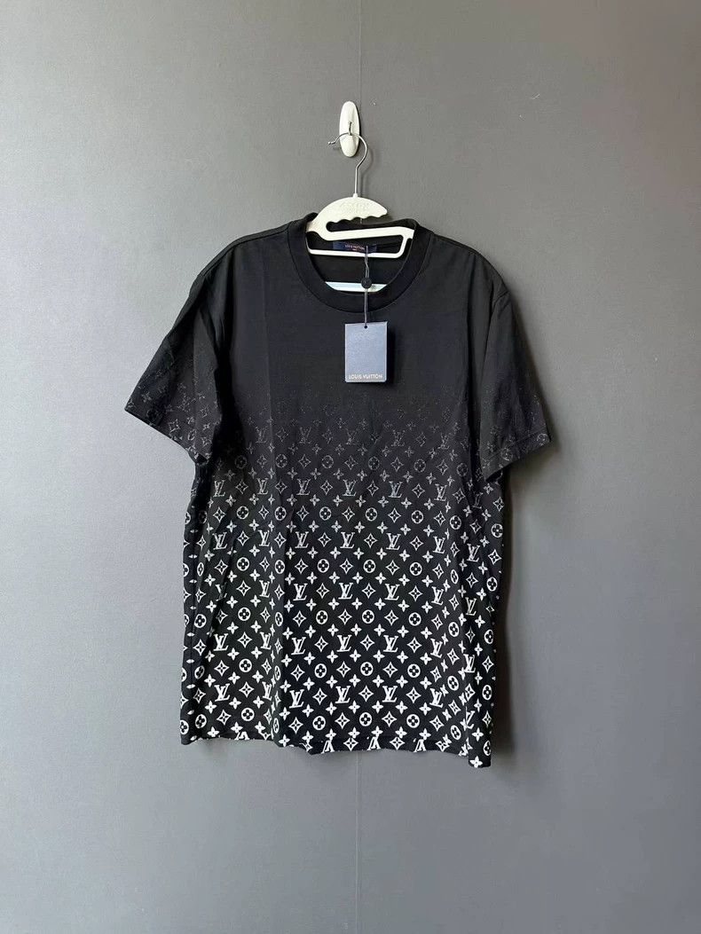 Louis Vuitton Louis Vuitton Black Gradient Print T-shirt - dmc Size US XXL / EU 58 / 5 - 1 Thumbnail