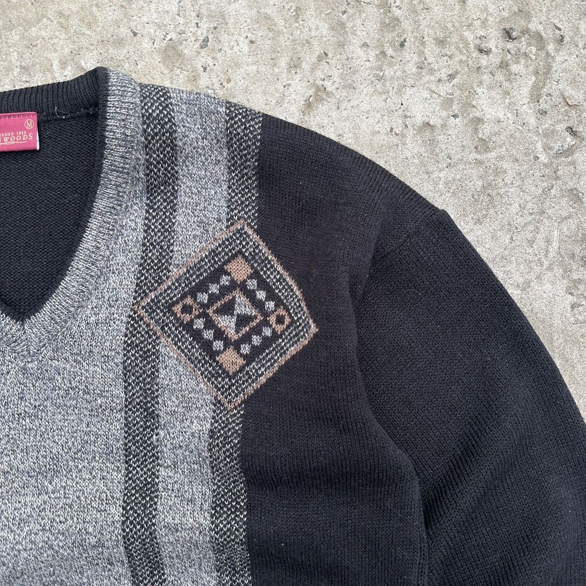 Vintage Vintage Knit Sweater V Neck Style USA Application Logo Wool Size US M / EU 48-50 / 2 - 5 Thumbnail
