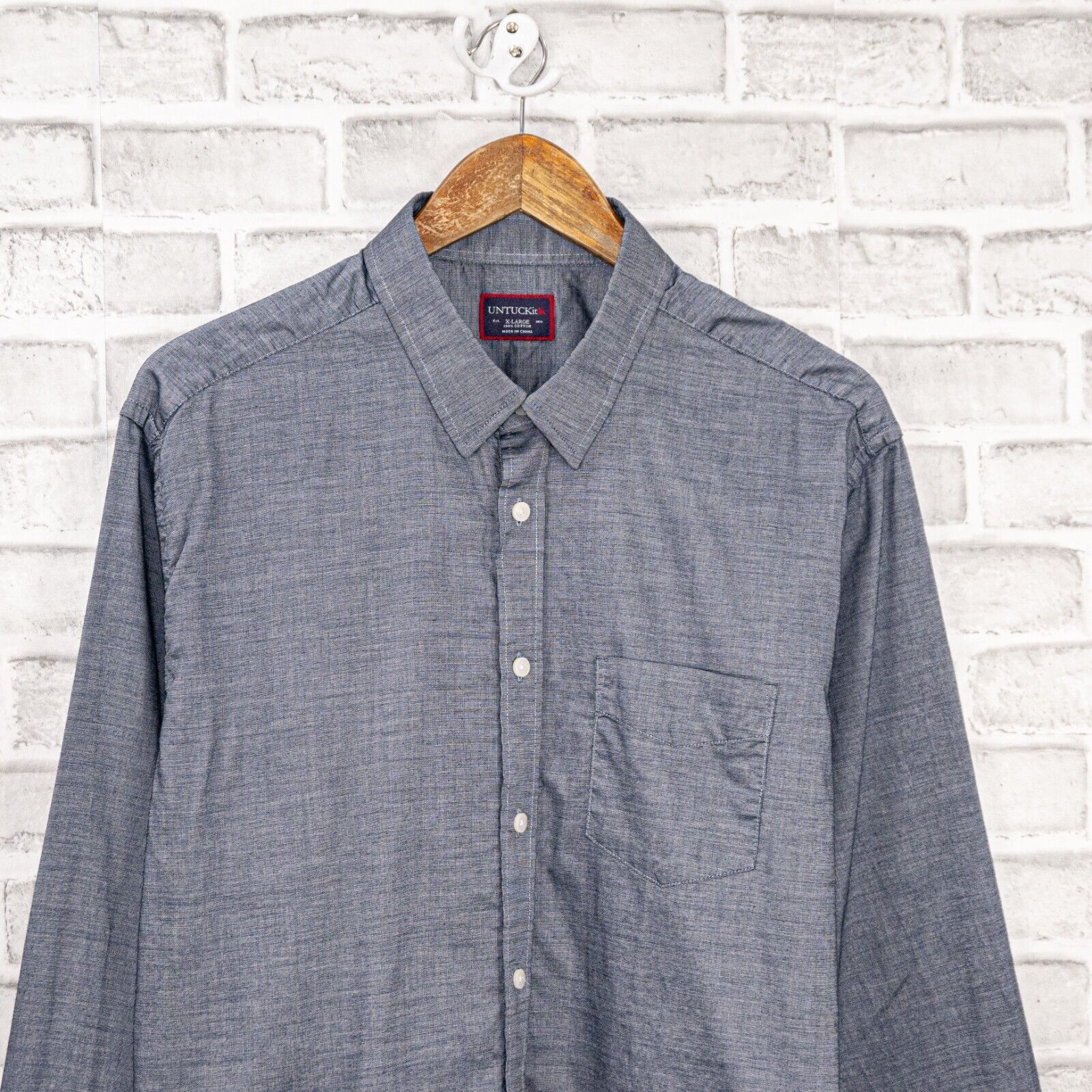 UNTUCKit UNTUCKit Men's Long Sleeve Button up Shirt Gray Chambray Size US XL / EU 56 / 4 - 3 Thumbnail