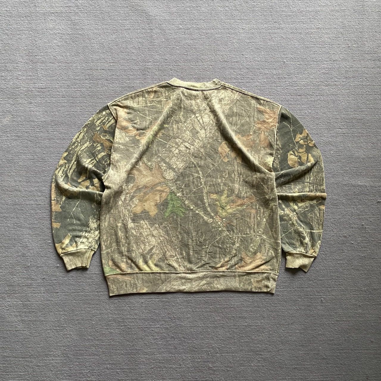 Carhartt × Realtree × Vintage Crazy Vintage Carhartt Style Faded Realtree Camo Crewneck Size US M / EU 48-50 / 2 - 2 Thumbnail